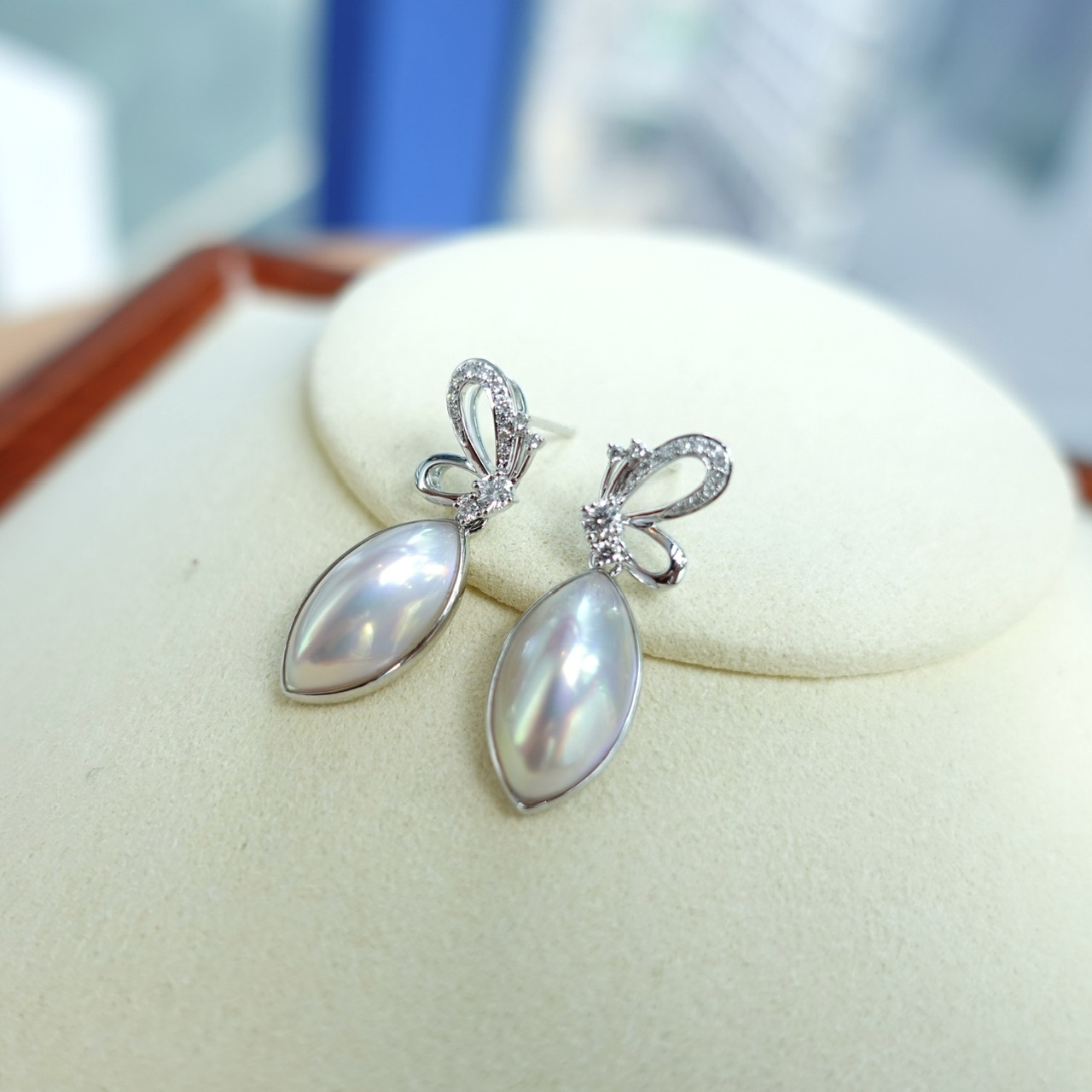 18K金日本極光白色馬貝珠鑽石耳釘 (可拆式)