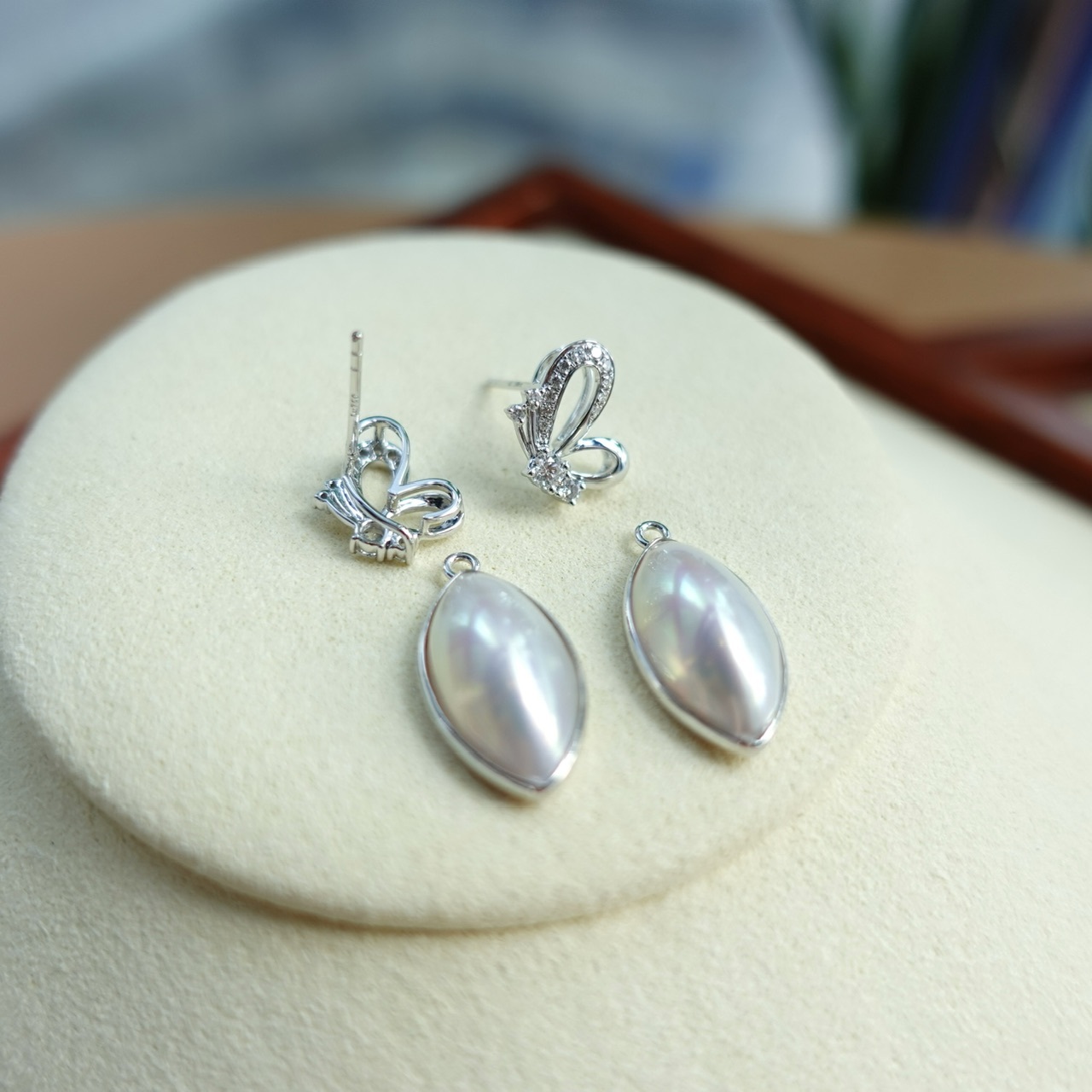 18K金日本極光白色馬貝珠鑽石耳釘 (可拆式)