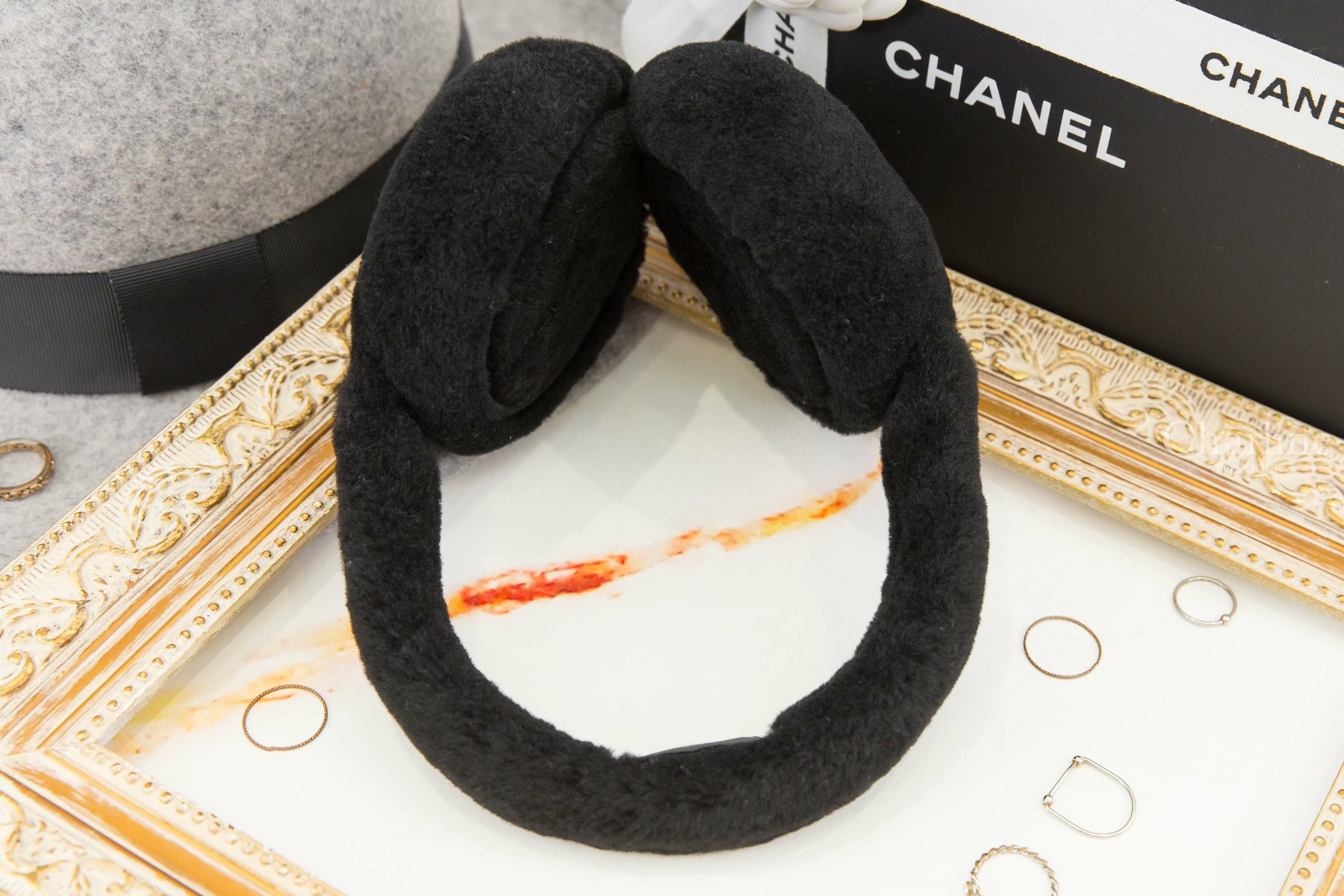 Chanel Earmuffs 黑色黑CC綿羊毛耳罩-Charline Boutique 精品代購