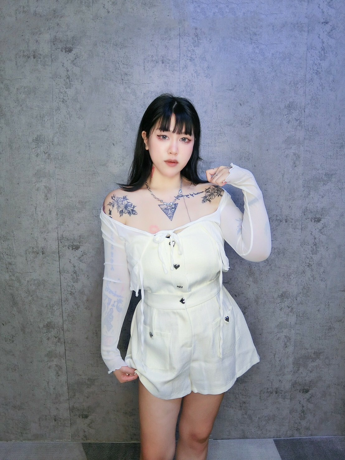 木耳邊透膚罩衫