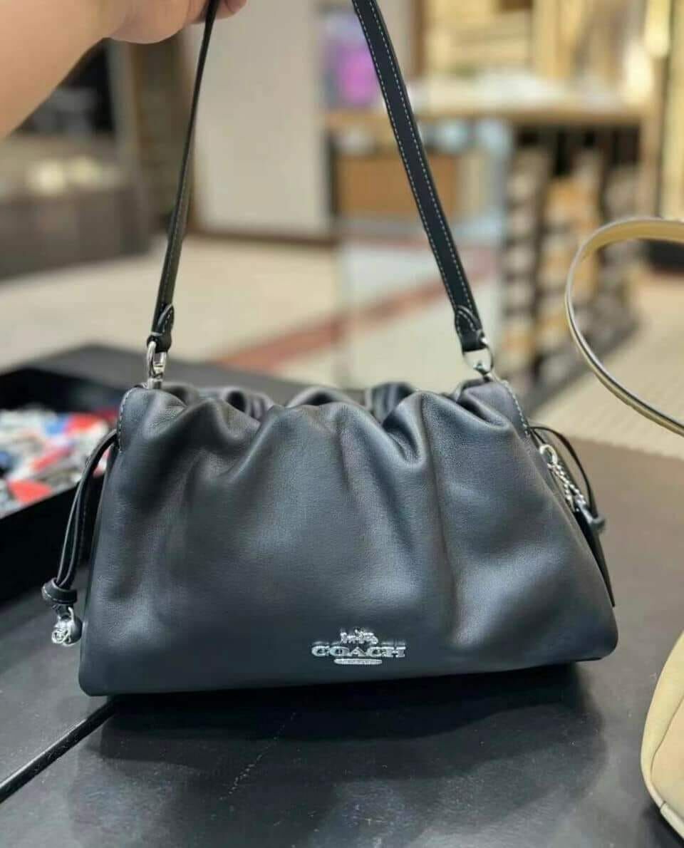 Coach Faye Three-way Bay全真皮 Model no CV529