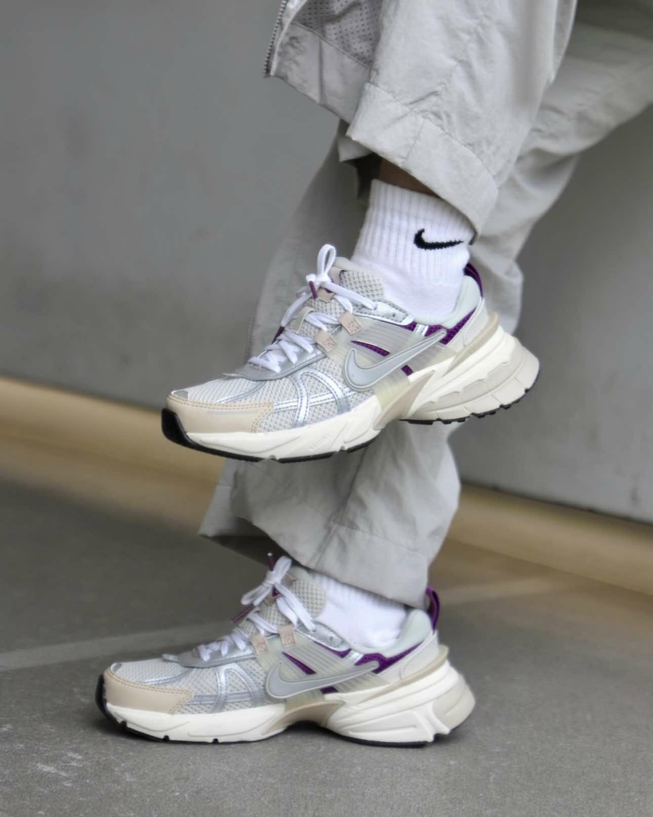 Nike V2K Run Premium Light Bone 復古紫白