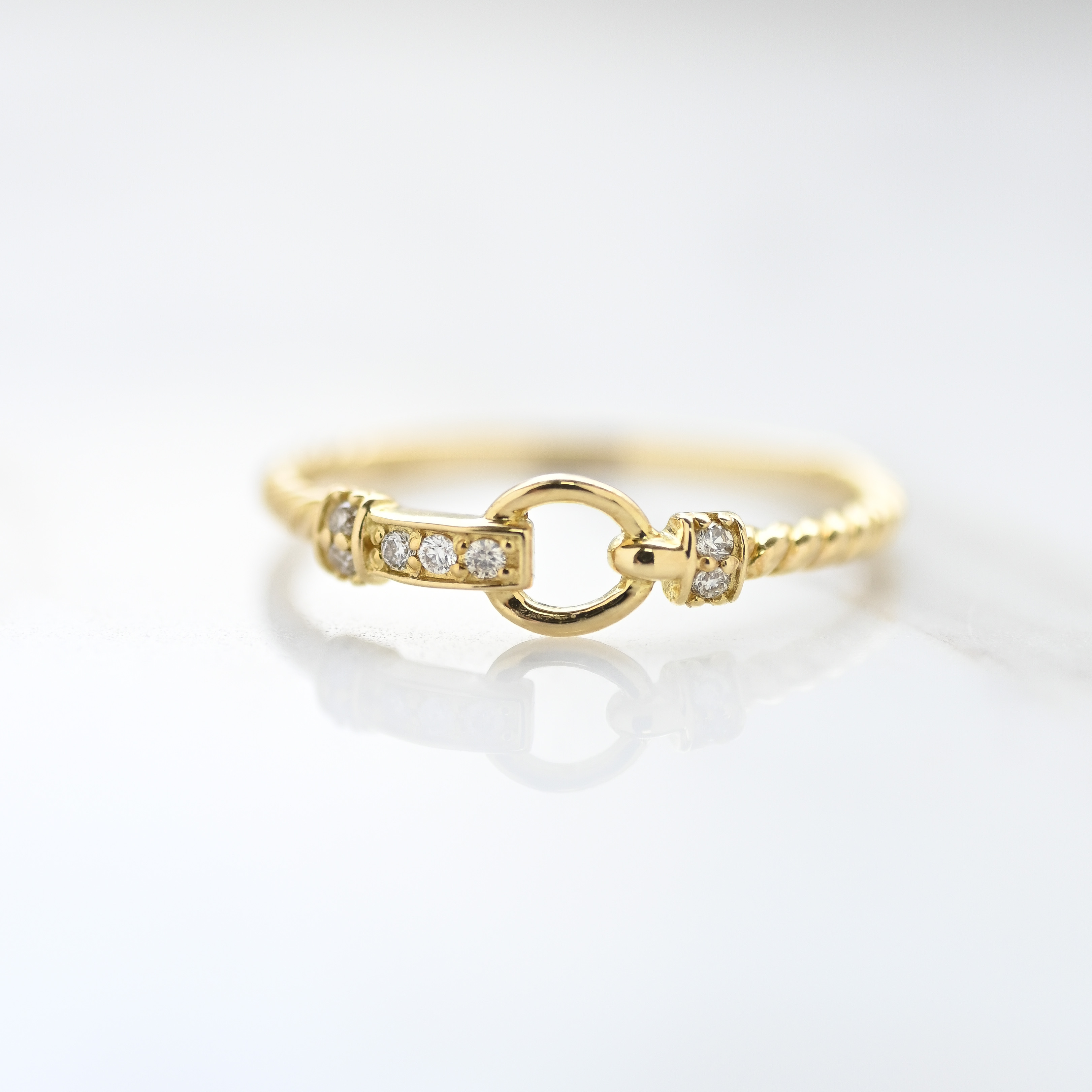 18K Hebilla Diamond Ring