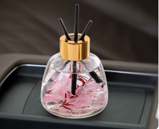 Hot selling aromatherapy ornaments car interior decoration car long-lasting light fragrance deodorant freshener (peach) 120ml