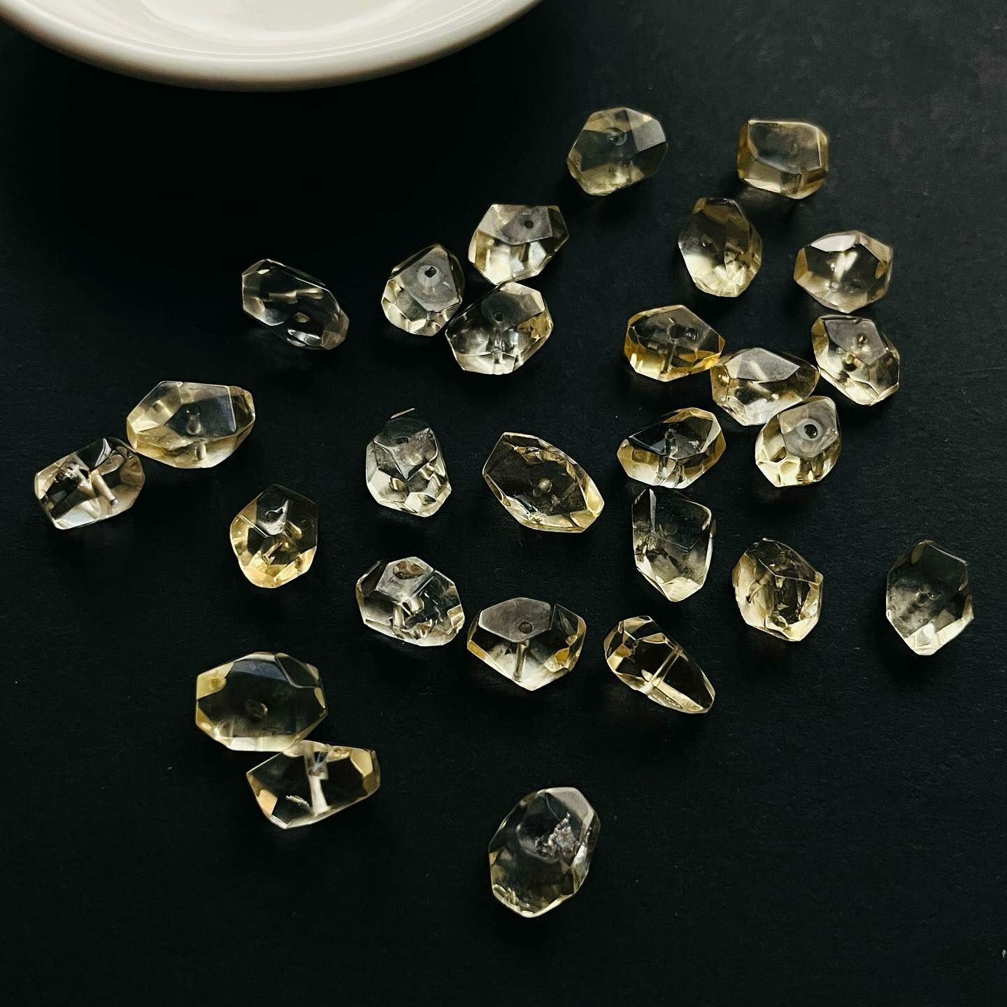 [原石] 檸檬黃黃水晶（通孔）手串隔珠配件