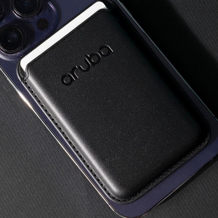 aruba 磁吸皮革卡套