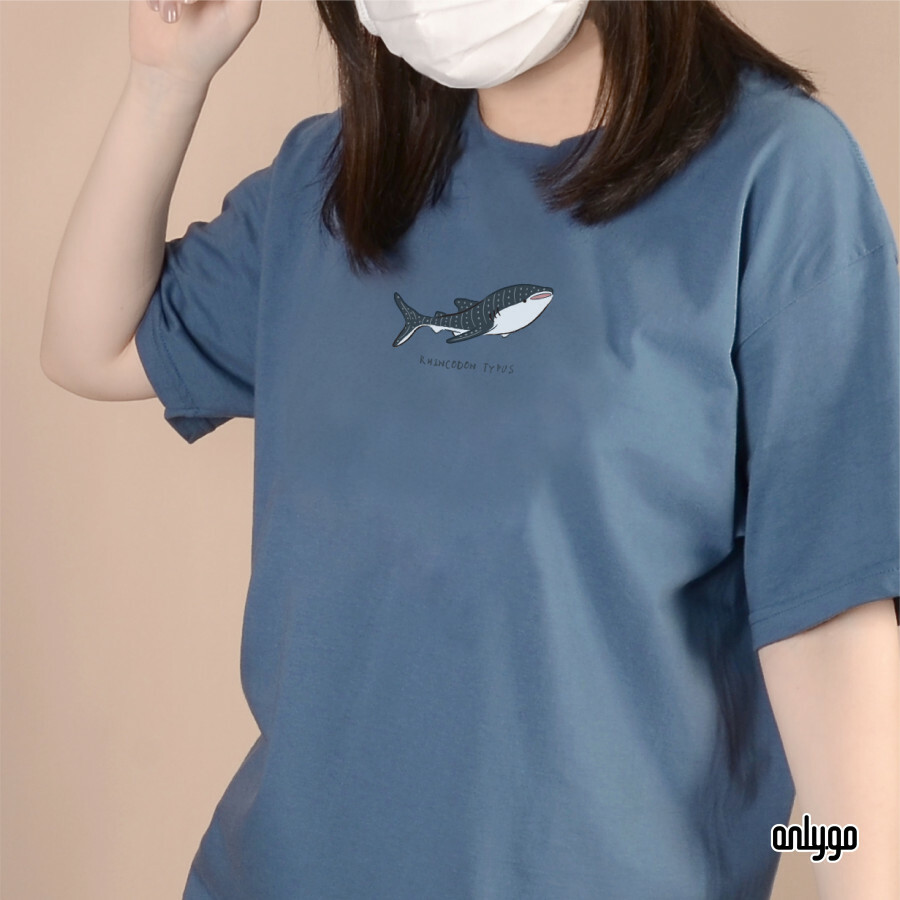 絶滅危惧種グラフィックTシャツ（ジンベエザメ）