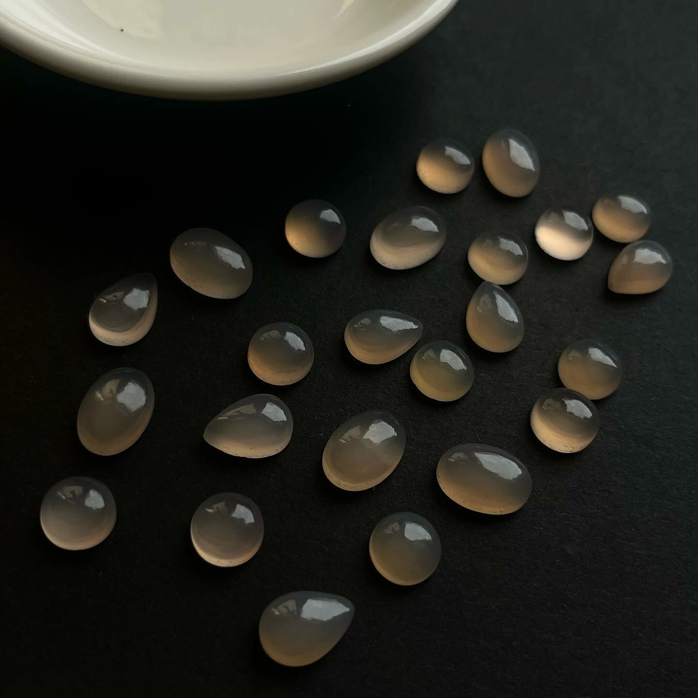 [原石] 紫玉髓（偏粉）水晶蛋面