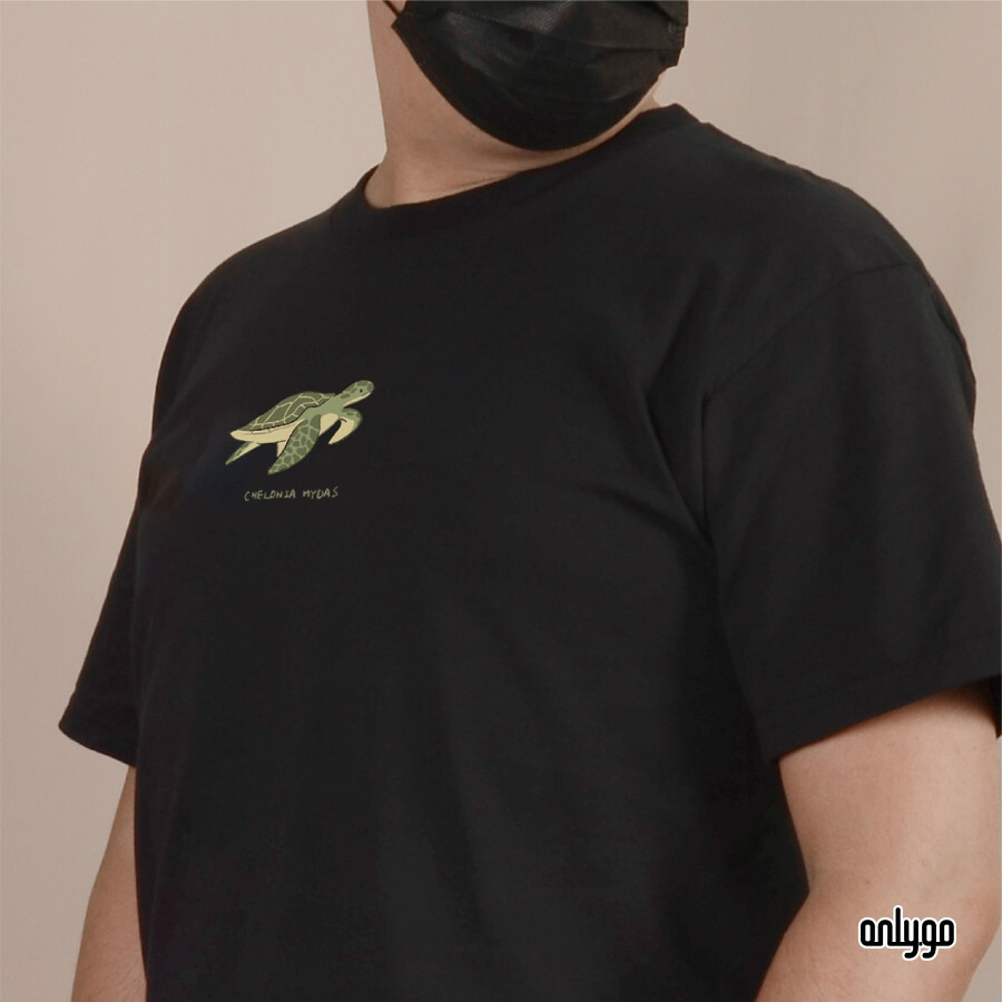 絶滅危惧種グラフィックTシャツ（アオウミガメ）