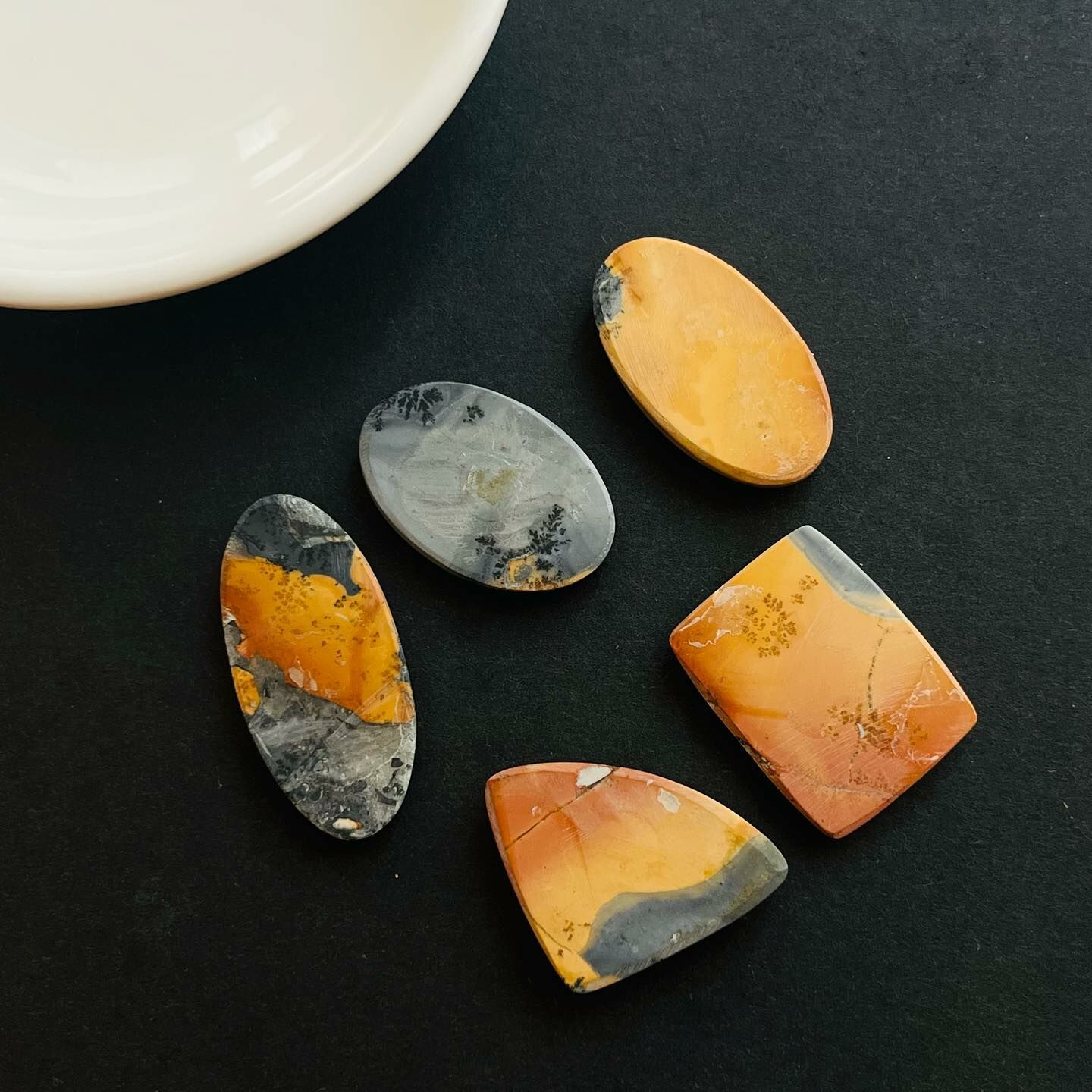 [原石] 印尼馬加諾碧玉 水晶墜面