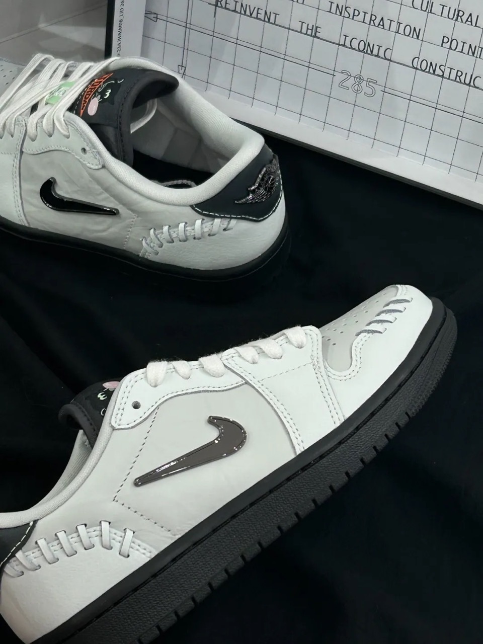 NIKE AIR JORDAN 1 AJ1 BLACK CAT 黑貓 淺灰 銀勾 黑底 螢光綠 貓咪 外縫線 編織 女鞋 HM3689-001 / 現＋預