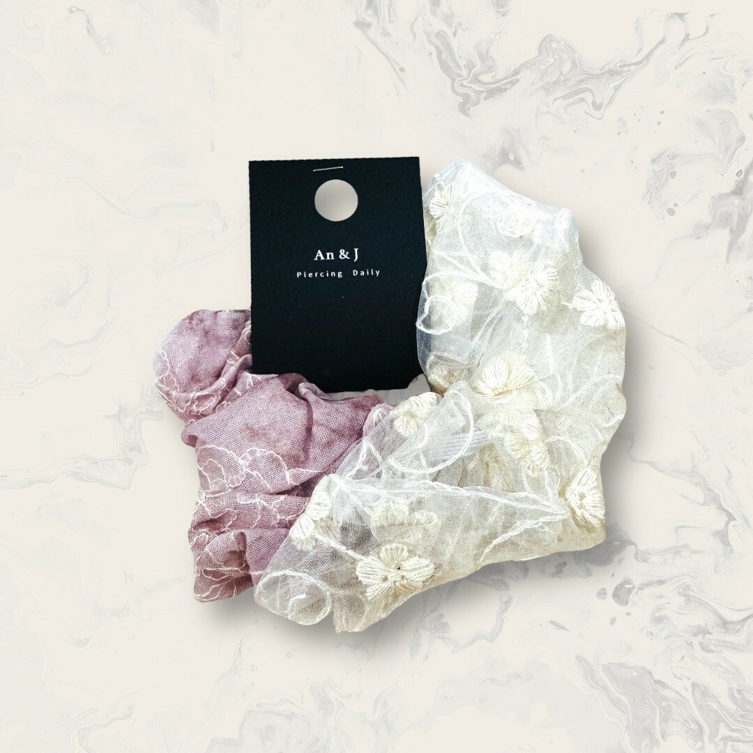 韓國直送髮飾 半麻料半網紗米色刺繡大腸圈