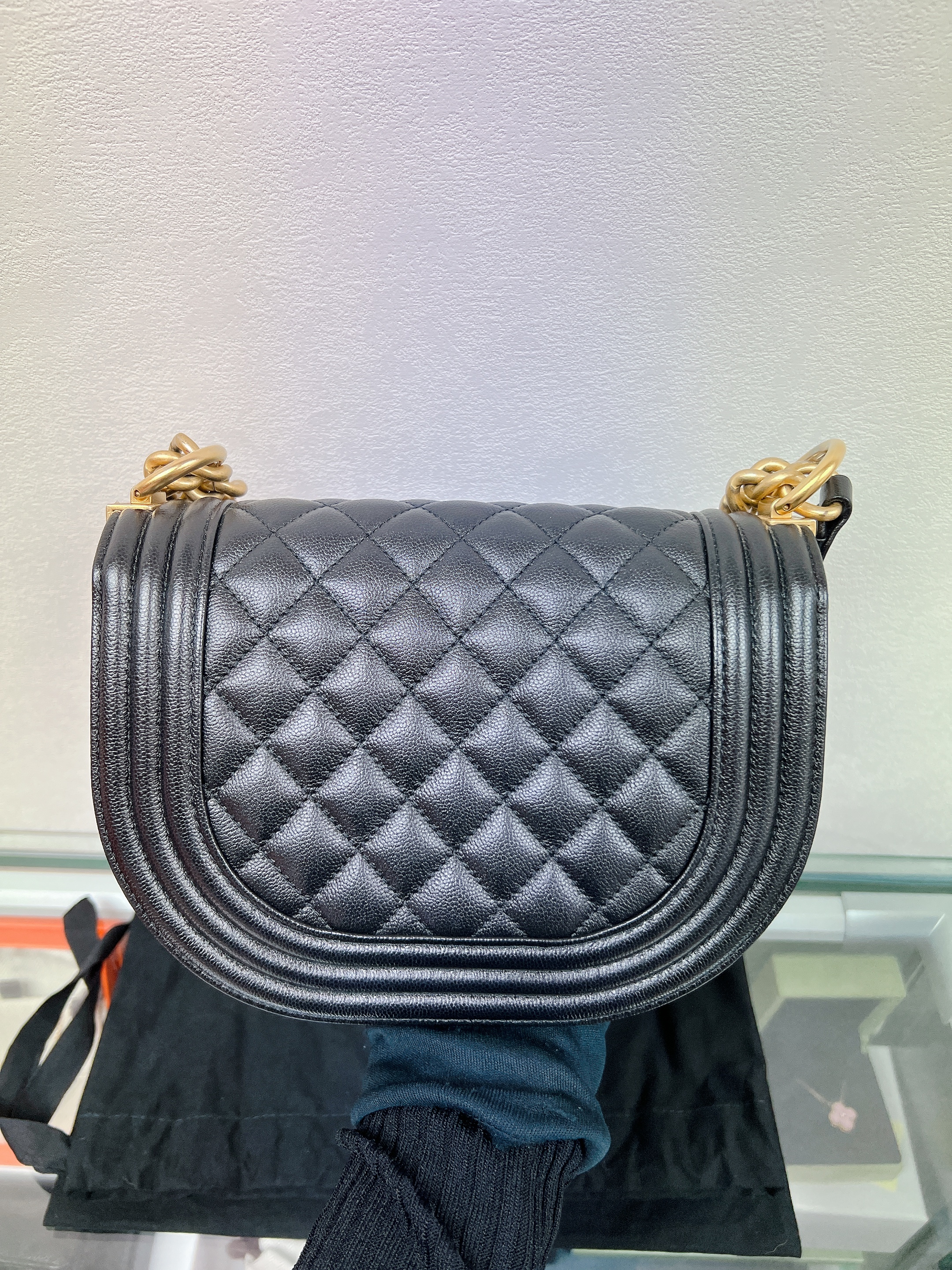 Chanel boy round bag (black caviar/ GHW)