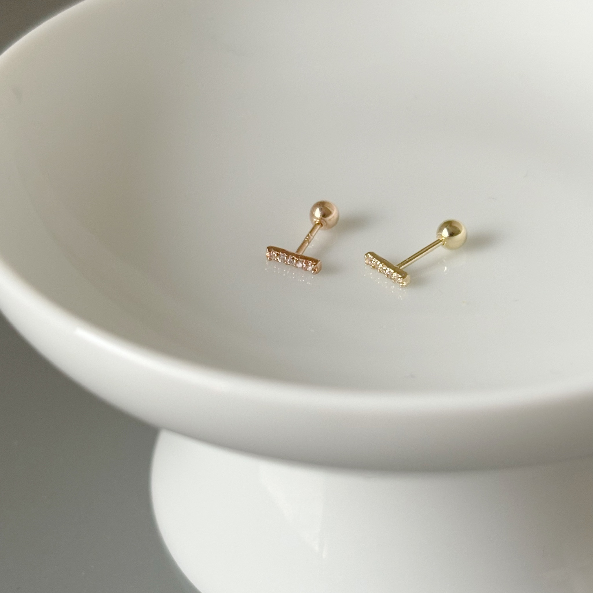 14K簡約bar鋯石轉珠耳環