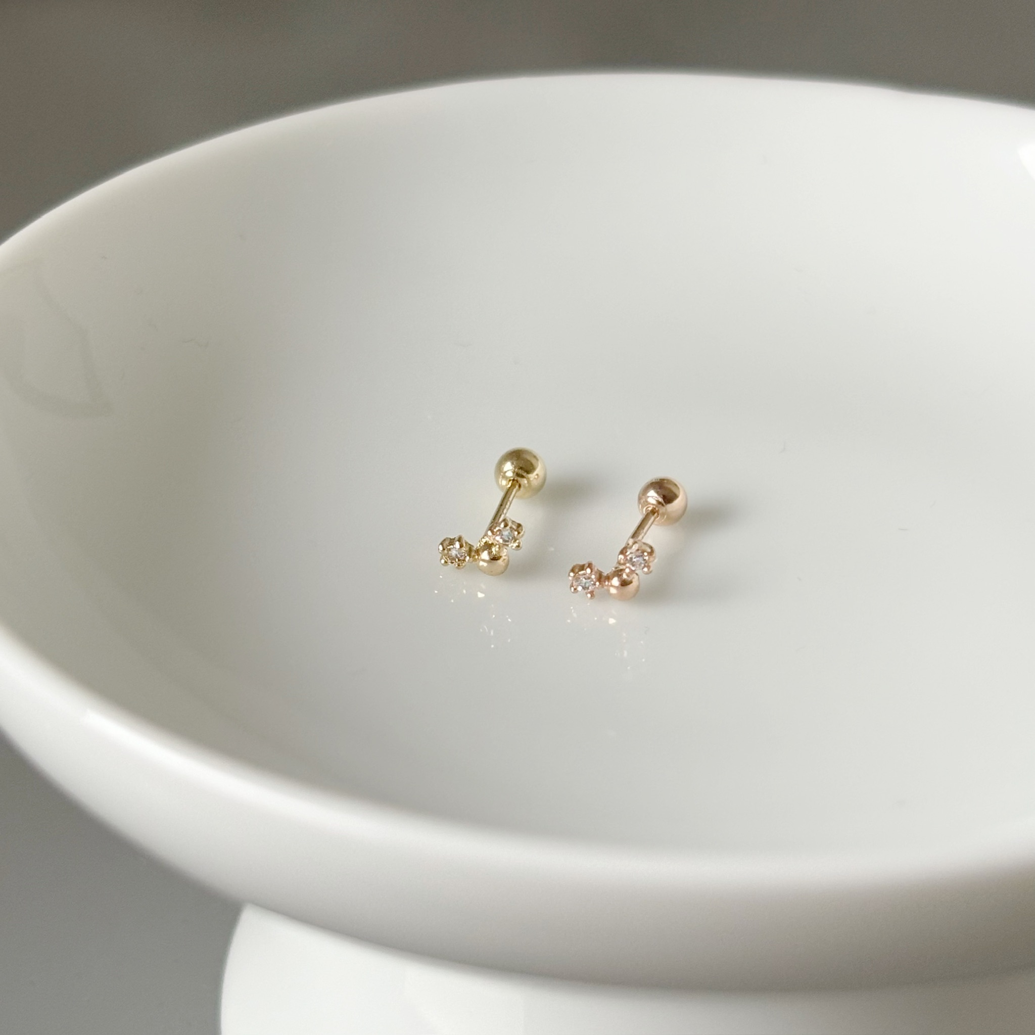 14K彎彎小珠鋯石轉珠耳環