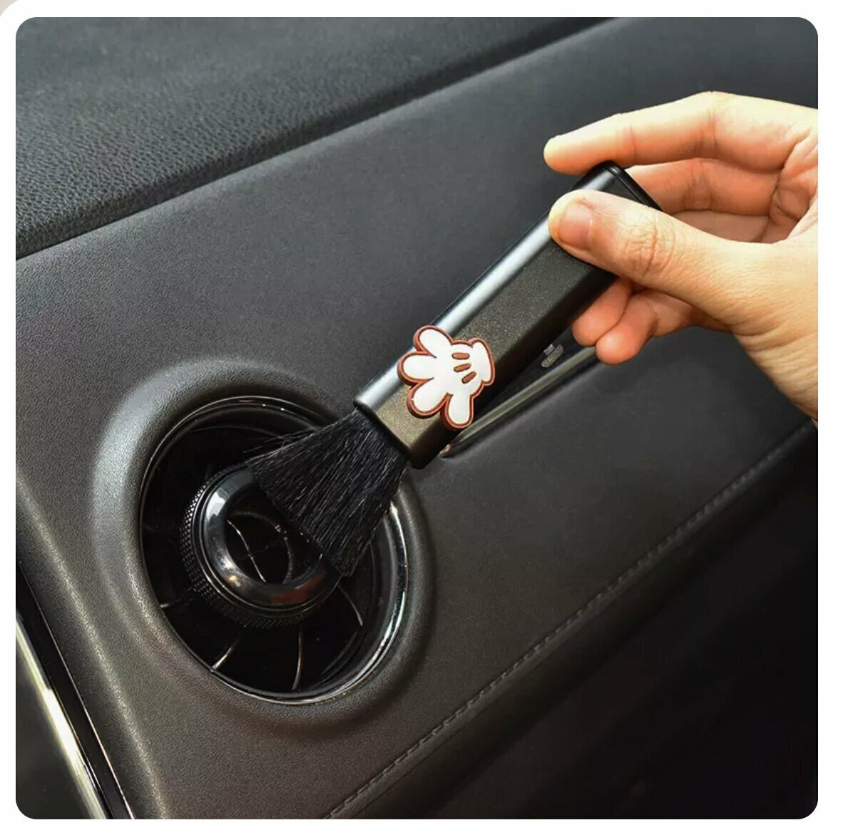 Popular car air conditioning outlet cleaning brush (palm)