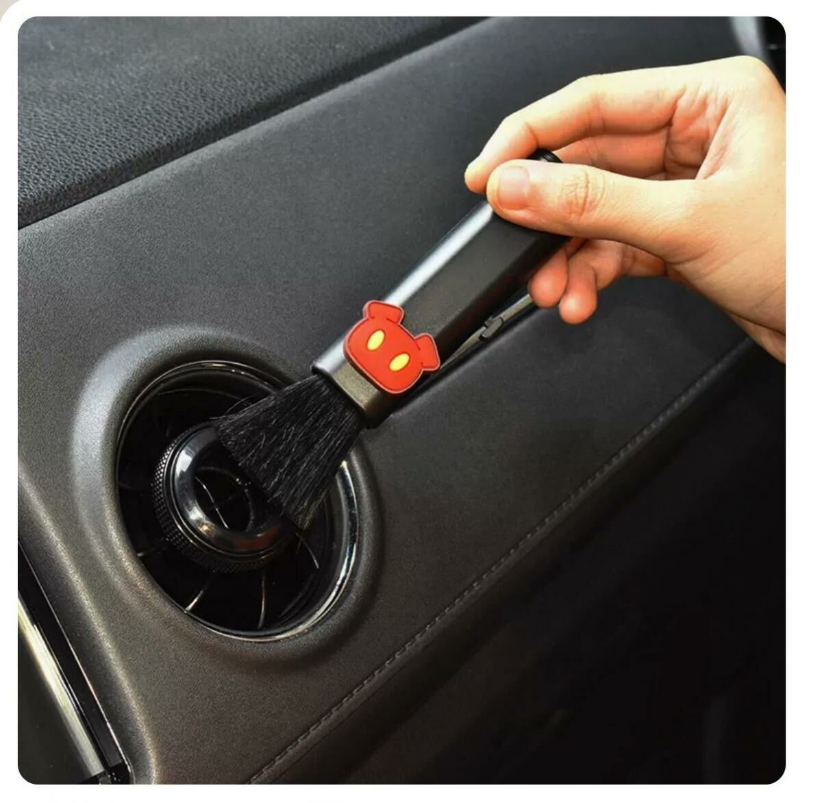 Popular car air conditioner outlet cleaning brush (red pants)