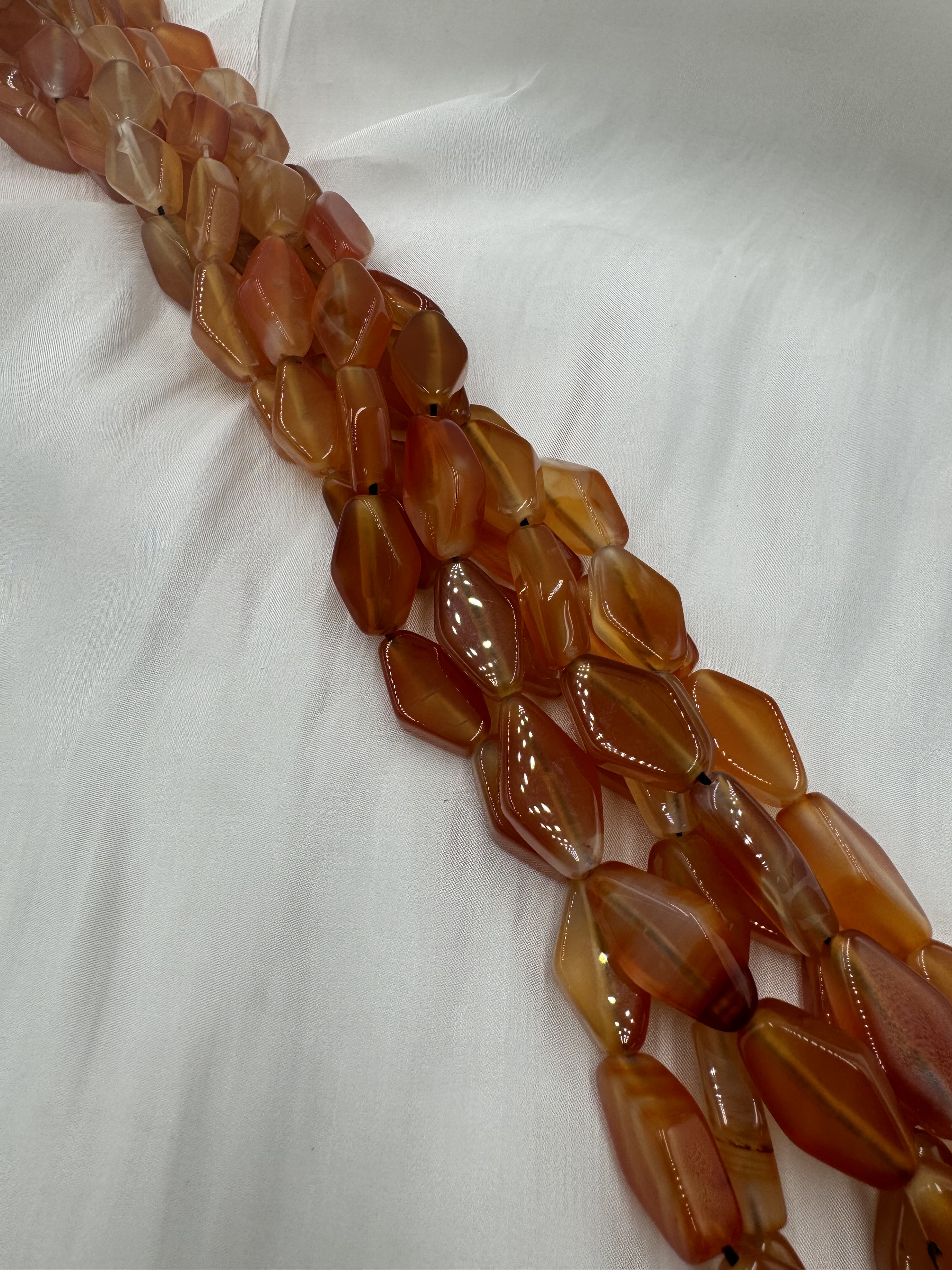 條-No.18亮面菱形中長瑪瑙22mm*13mm約17顆