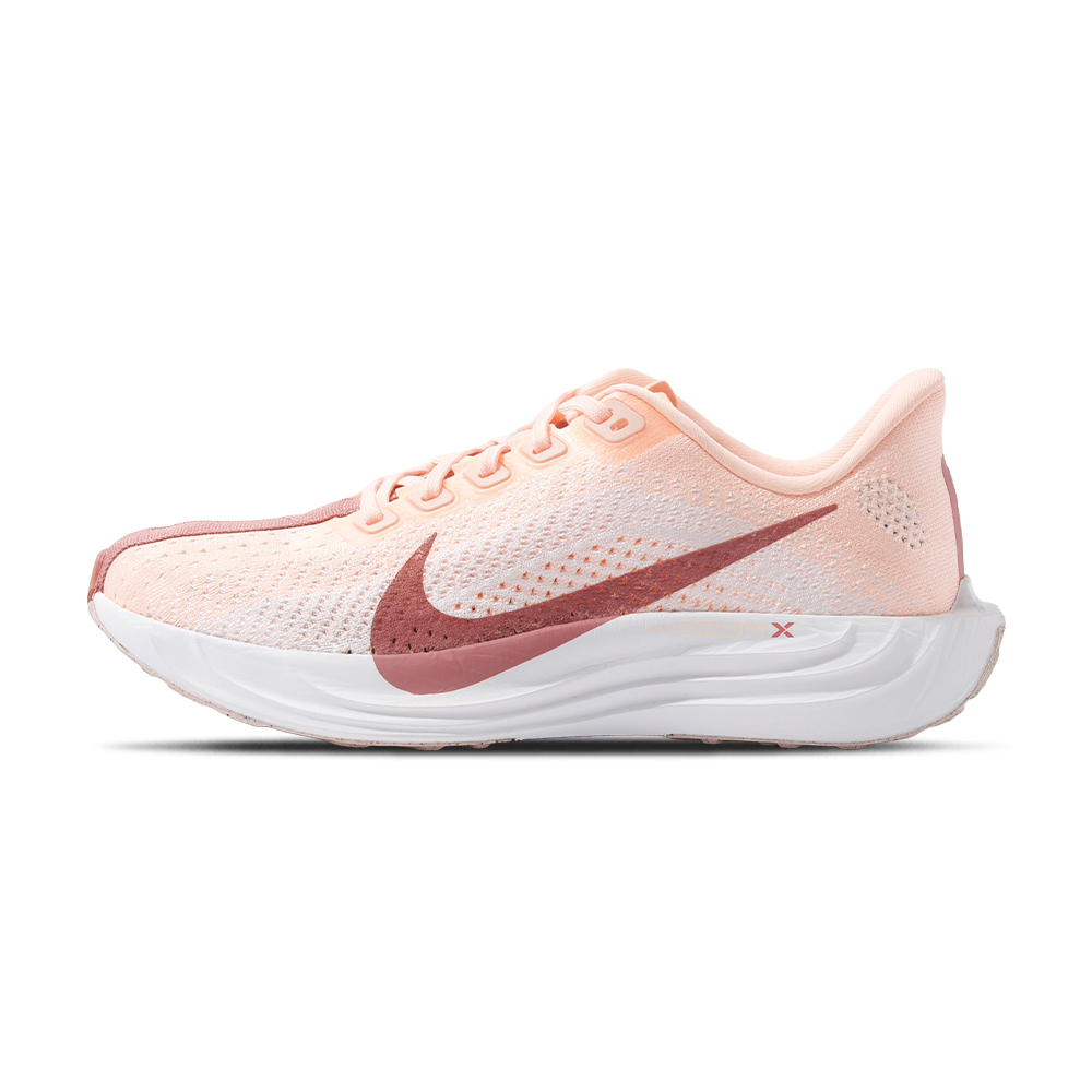 Nike Pegasus Plus 女 粉橘紅 跑鞋 氣墊 運動 緩震 透氣 網布 慢跑鞋 FQ7261-800