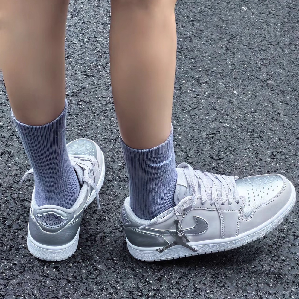 AIR JORDAN 1 LOW RETRO OG "SLIVER" 白銀 Y2K銀 TOKYO東京 低筒 一代喬丹 男女同款 CZ0790-002 GS 大童 CZ0858-002