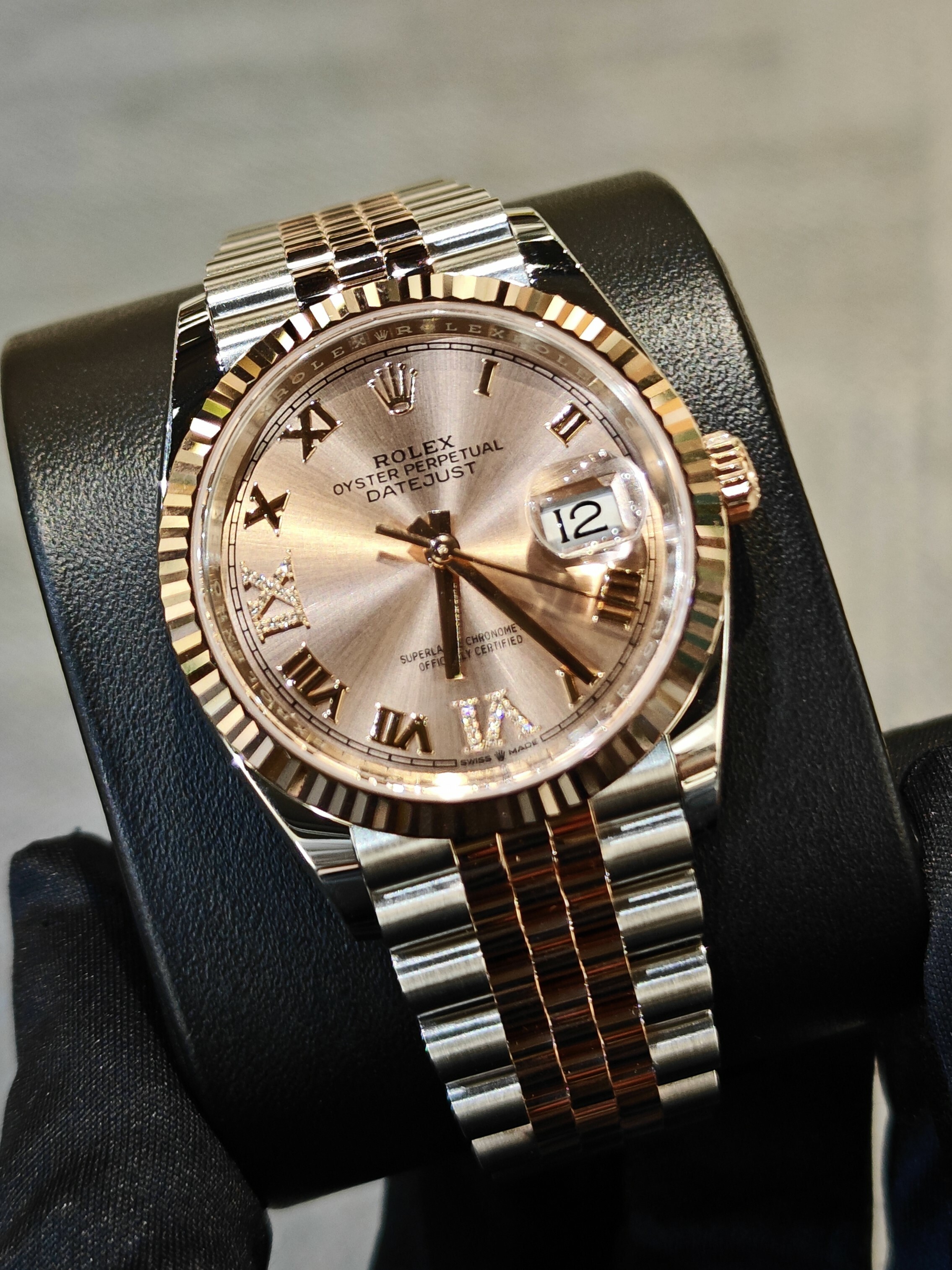 BRAND NEW ROLEX 126231 SUNDUST DIAL WITH DIAMOND ROSE GOLD OYSTERSTEEL DATEJUST OYSTER STRAP 36 MM