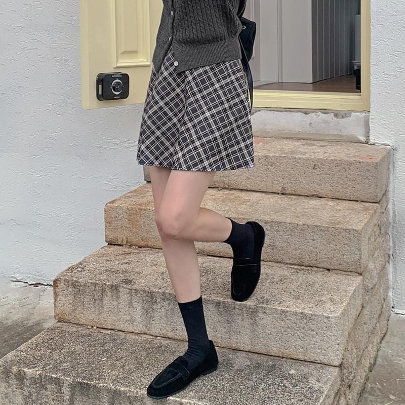 【優惠預訂】韓國格仔微傘短裙（2色）