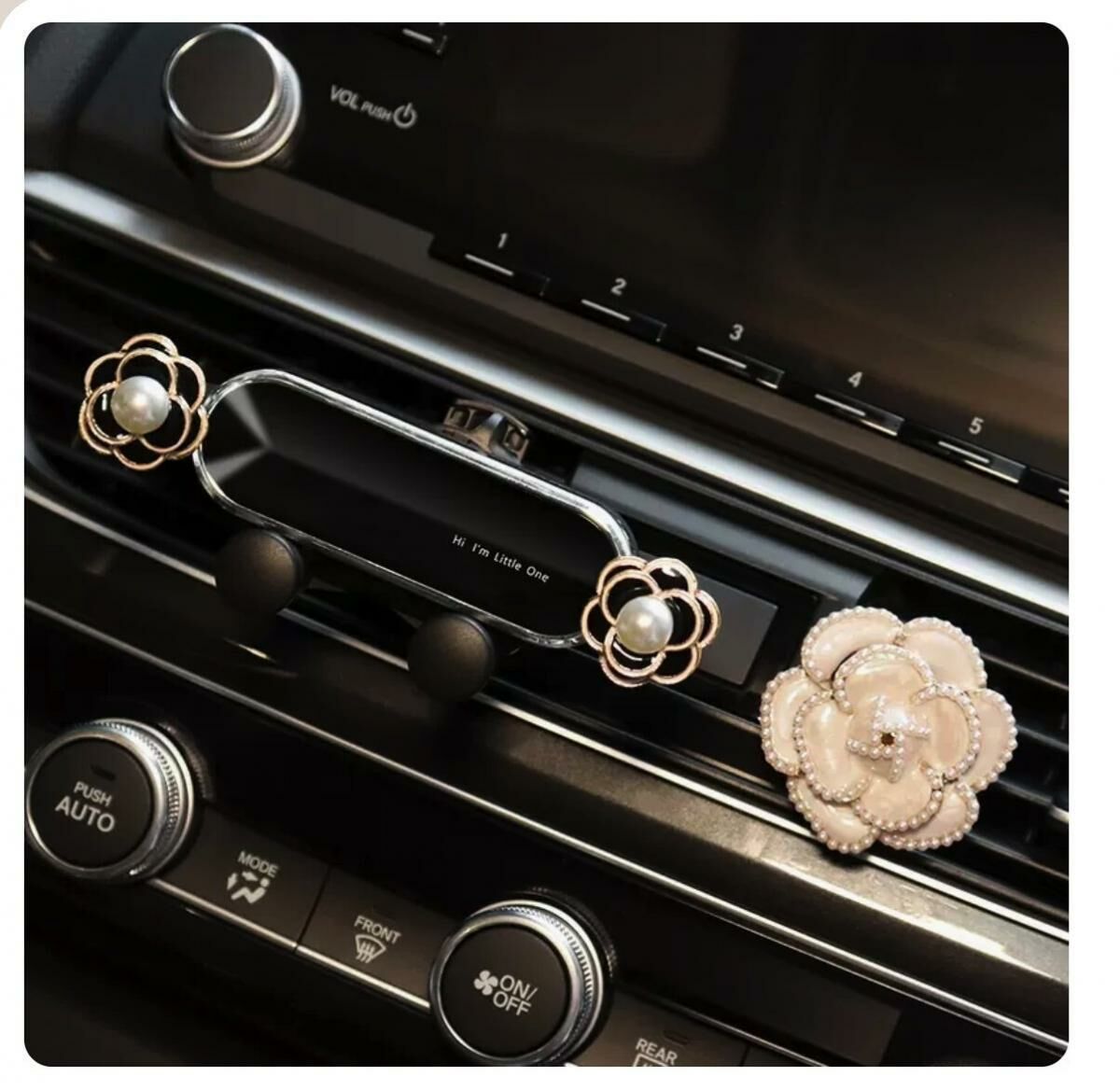 New car mobile phone holder (pearl black camellia + white edge camellia air vent clip)