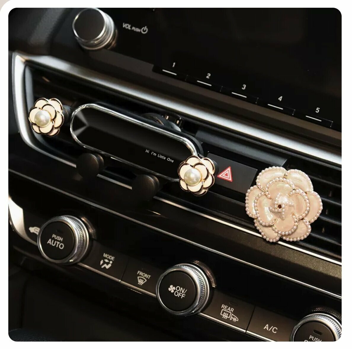 New car mobile phone holder (pearl white camellia holder + air vent clip)
