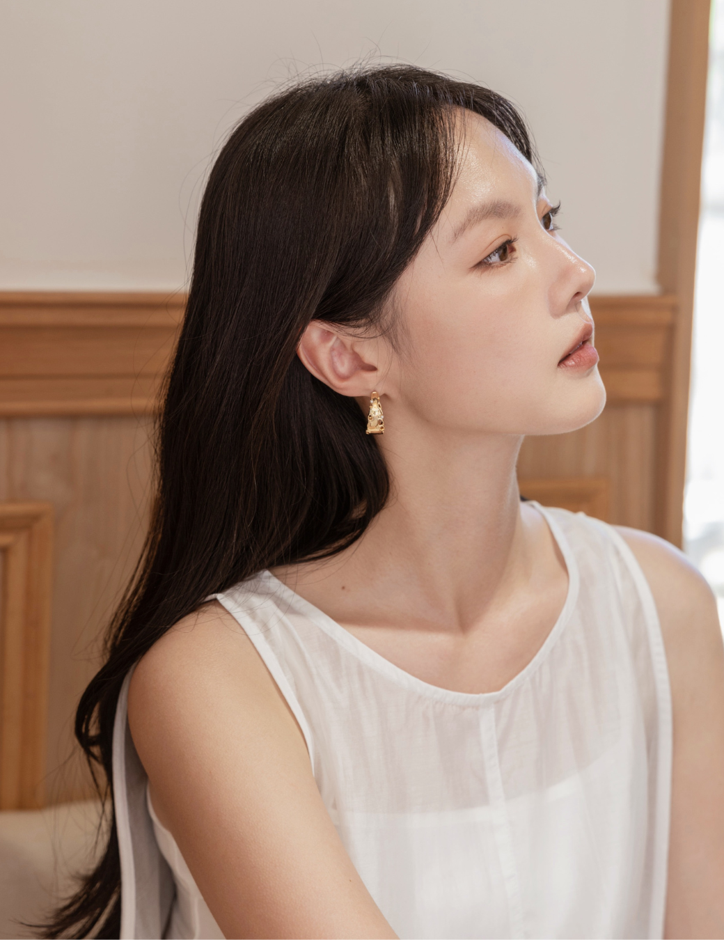 小珍珠簍空半圓圈耳環（金色）