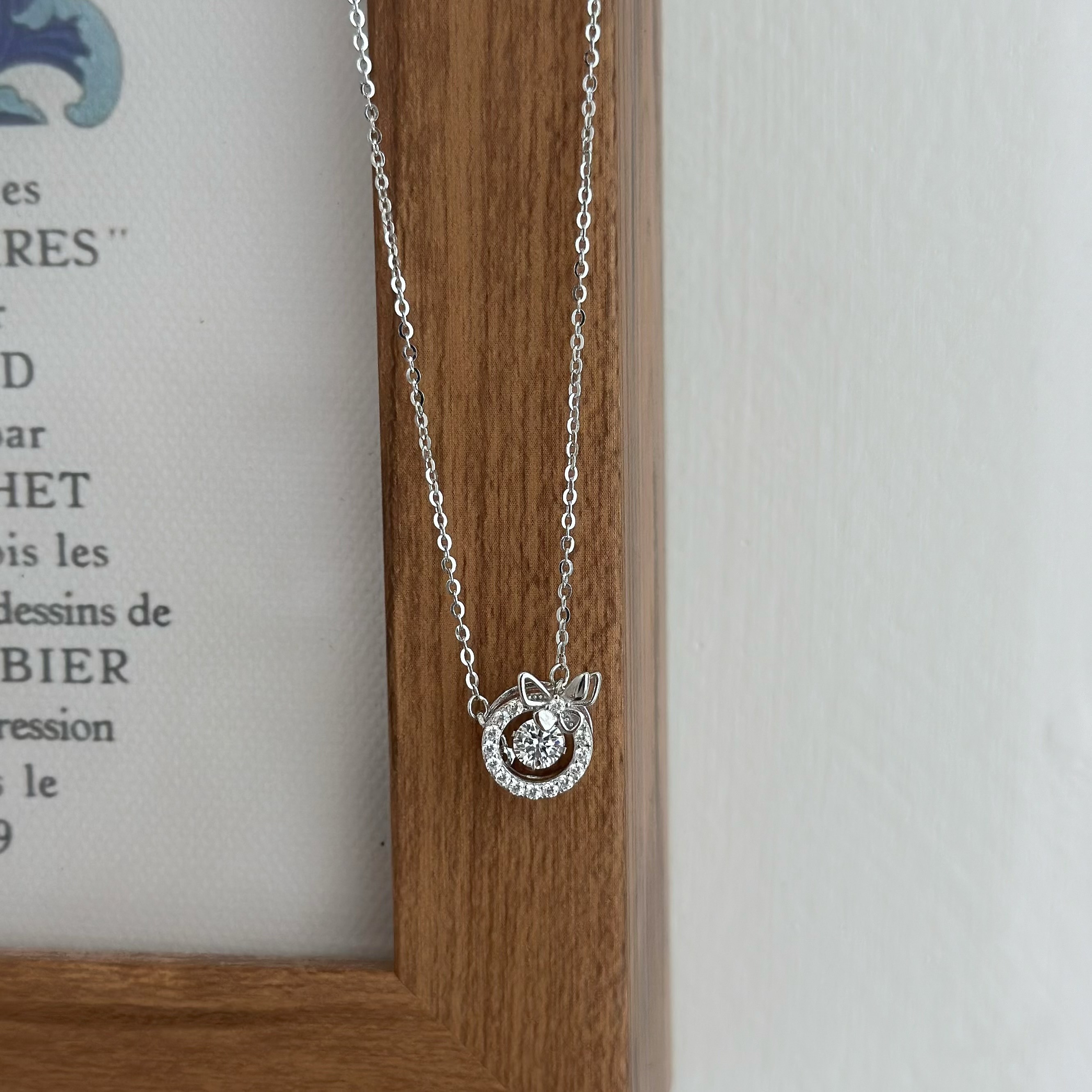 H11【輕奢】蝴蝶排鑽圓形靈動純銀鎖骨鏈