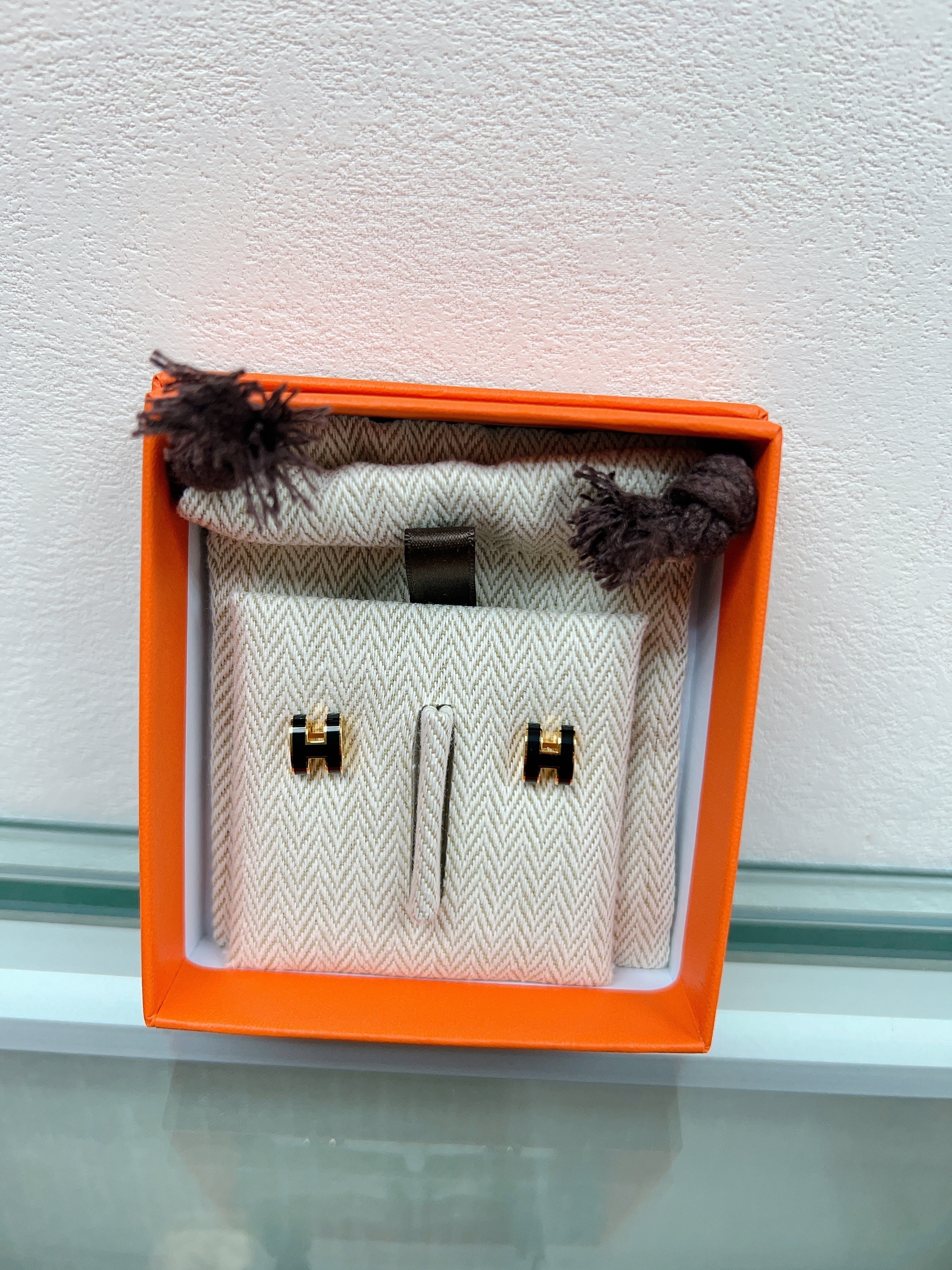 *Brand New* Hermes mini pop h earrings (black / GHW)