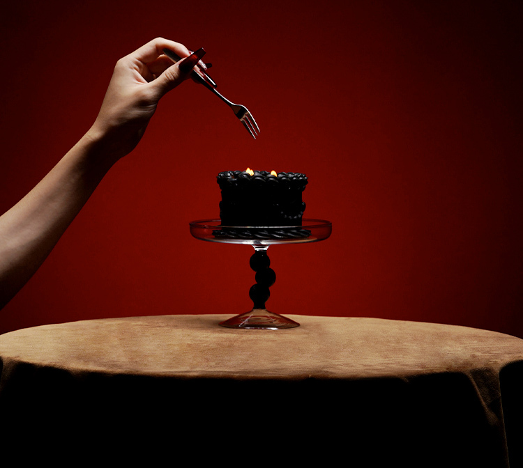 UPKO,義大利 UPKO,UPKO 午夜甜心蛋糕低溫滴蠟蠟燭,調教時尚,調教,調教扮演,BDSM,SM,親密關係,格雷,角色扮演,捆綁,禮物,繩縛,束縛,綁帶,口球,手拍,頸圈,項圈,牽引鏈,手銬,腳銬,馬鞭