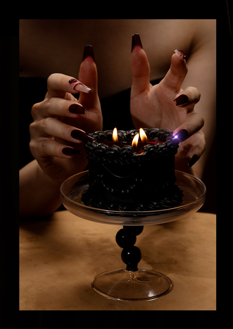 UPKO,義大利 UPKO,UPKO 午夜甜心蛋糕低溫滴蠟蠟燭,調教時尚,調教,調教扮演,BDSM,SM,親密關係,格雷,角色扮演,捆綁,禮物,繩縛,束縛,綁帶,口球,手拍,頸圈,項圈,牽引鏈,手銬,腳銬,馬鞭