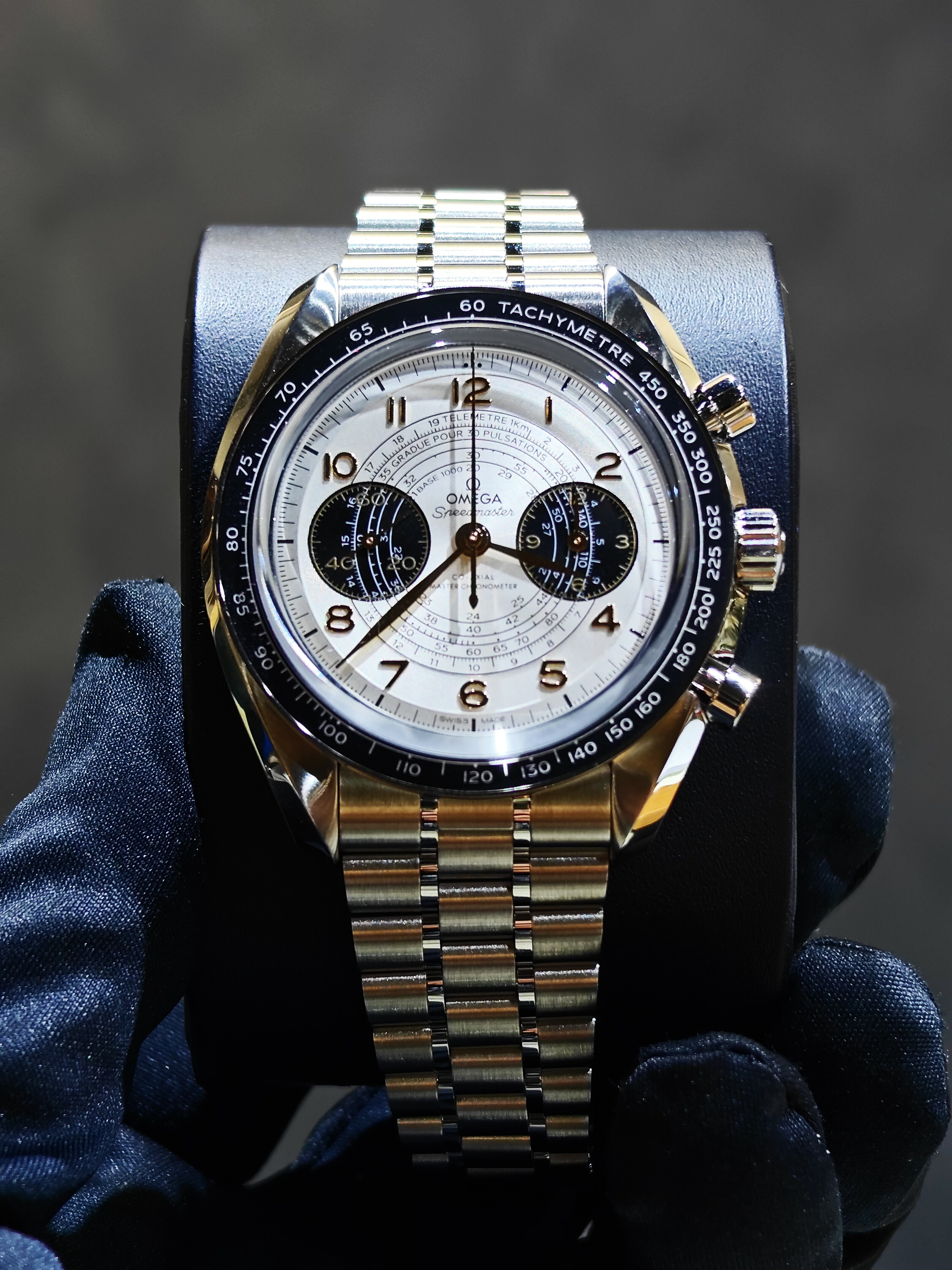 DISCONTINUED BRAND NEW OMEGA SPEEDMASTER  522.30.43.51.02.001 52230435102001  SILVER DIAL YELLOW HAND STEEL CO‑AXIAL MASTER CHRONOMETER 43 MM
