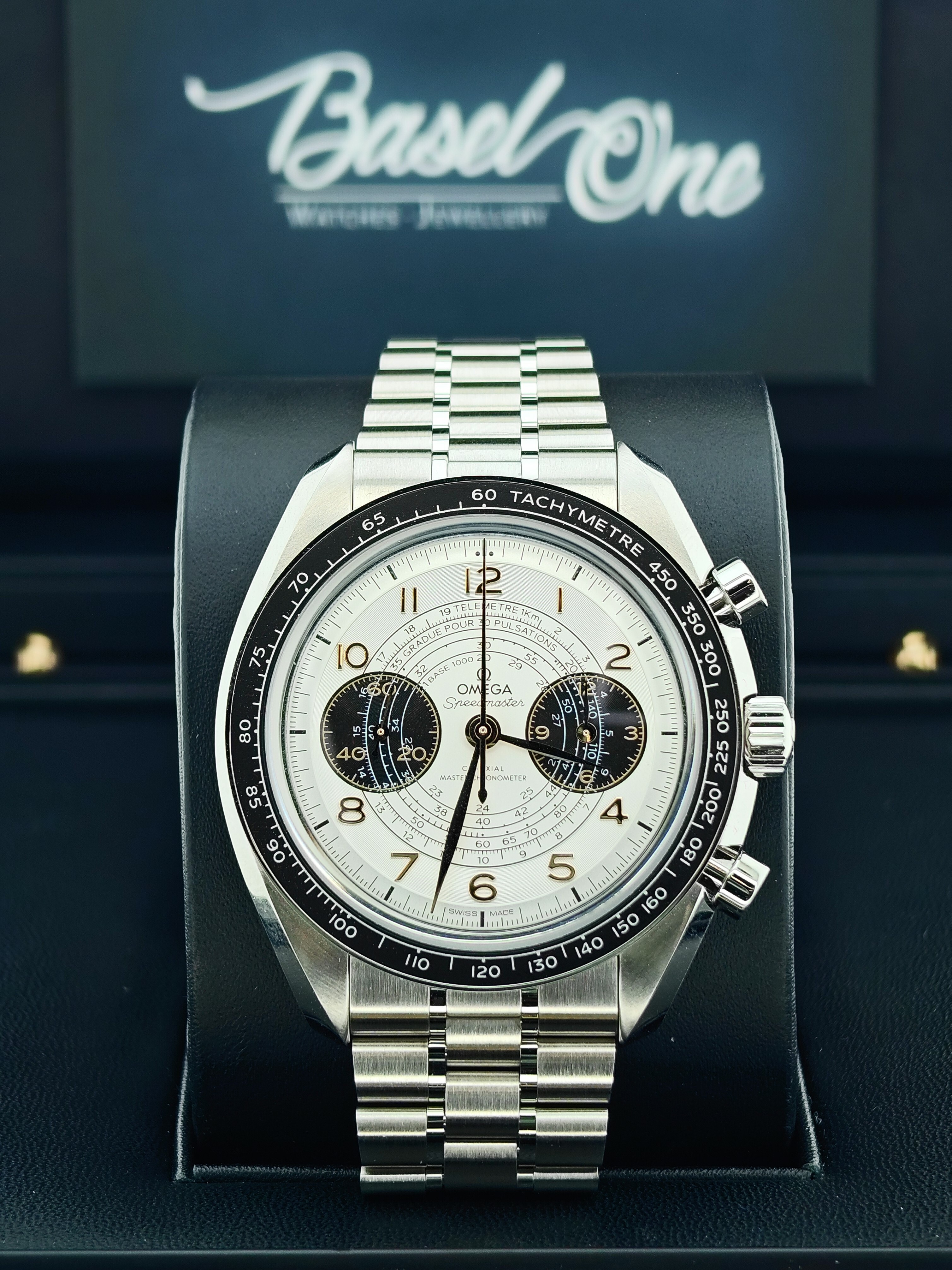 DISCONTINUED BRAND NEW OMEGA SPEEDMASTER  522.30.43.51.02.001 52230435102001  SILVER DIAL YELLOW HAND STEEL CO‑AXIAL MASTER CHRONOMETER 43 MM