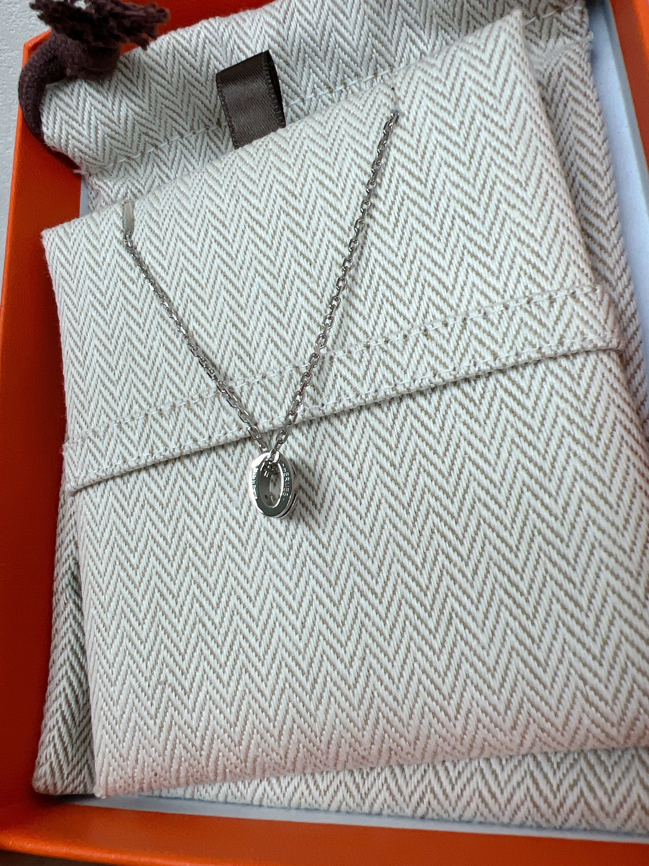 *Unused* Hermes mini pop h necklace (marron glace/ PHW)