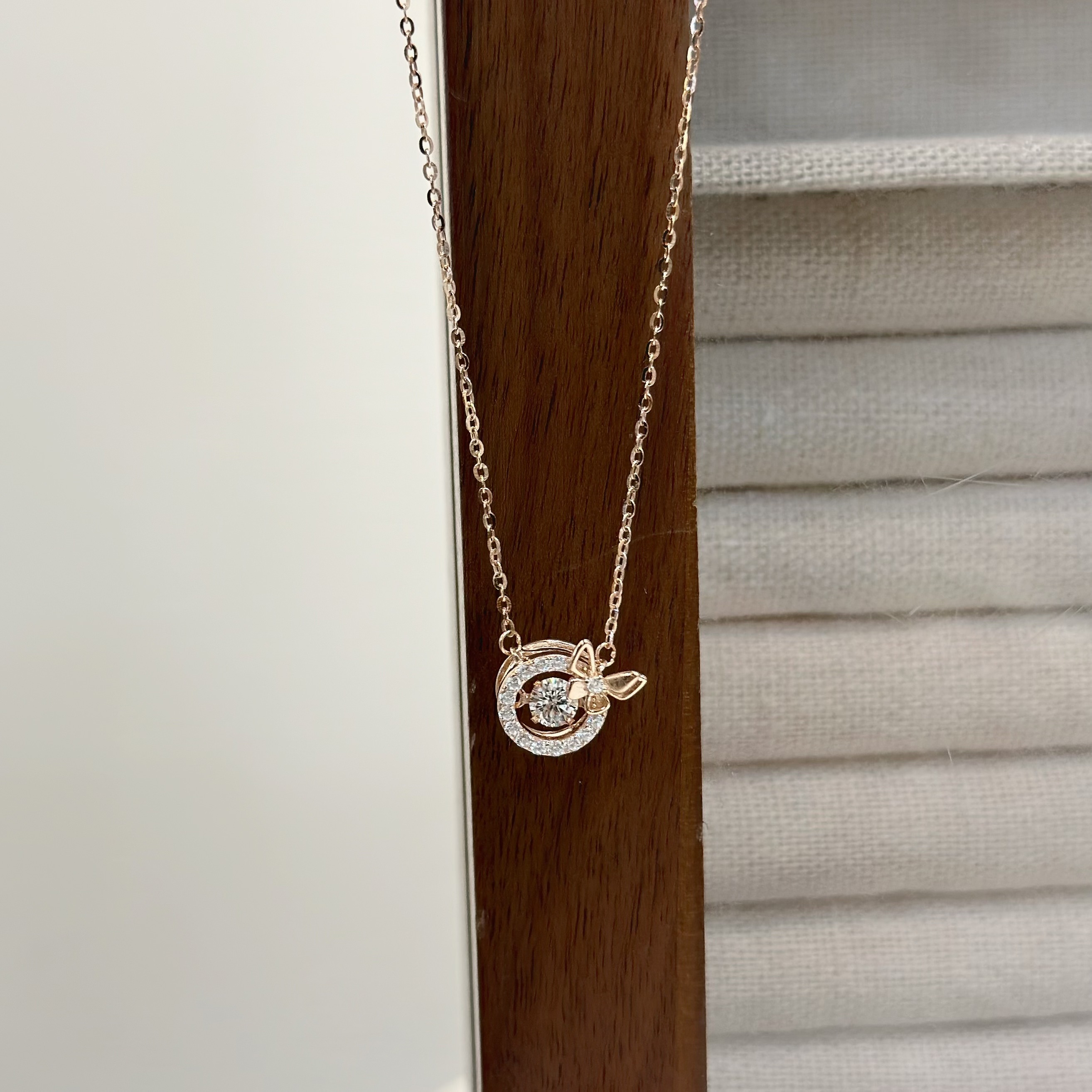 H11【輕奢】蝴蝶排鑽圓形靈動純銀鎖骨鏈