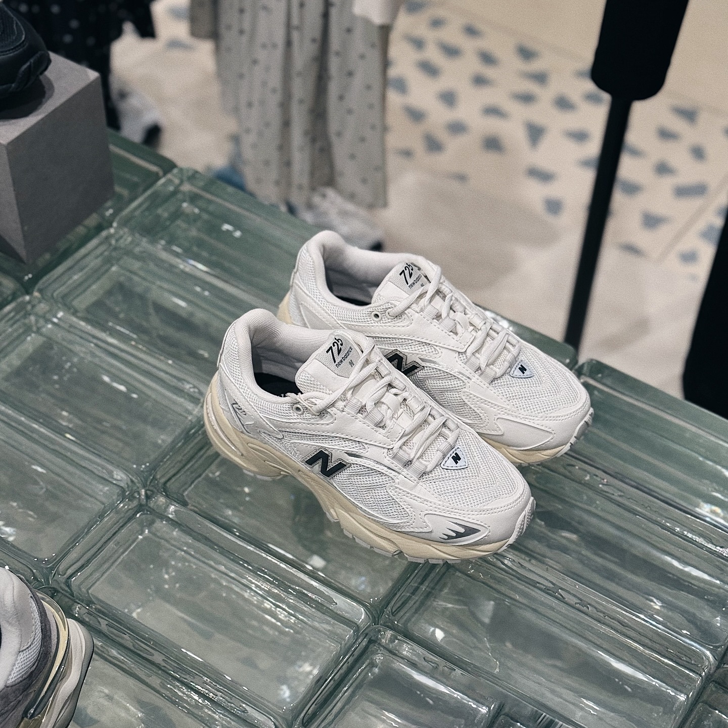 New Balance 725 奶油白 反光 男女 復古鞋 ML725CA