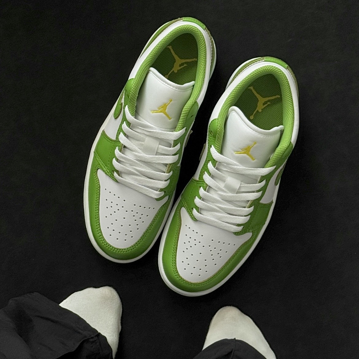 Nike AJ1 Low (GS) 酪梨布丁 HF4779-100
