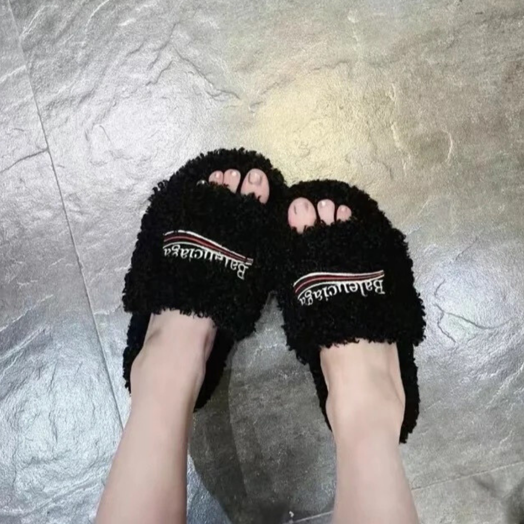 【NICE 歐美日韓代購】24SS Balenciaga巴黎世家-上海經銷商🔥經典波浪logo毛絨厚底拖鞋 涼鞋 女款