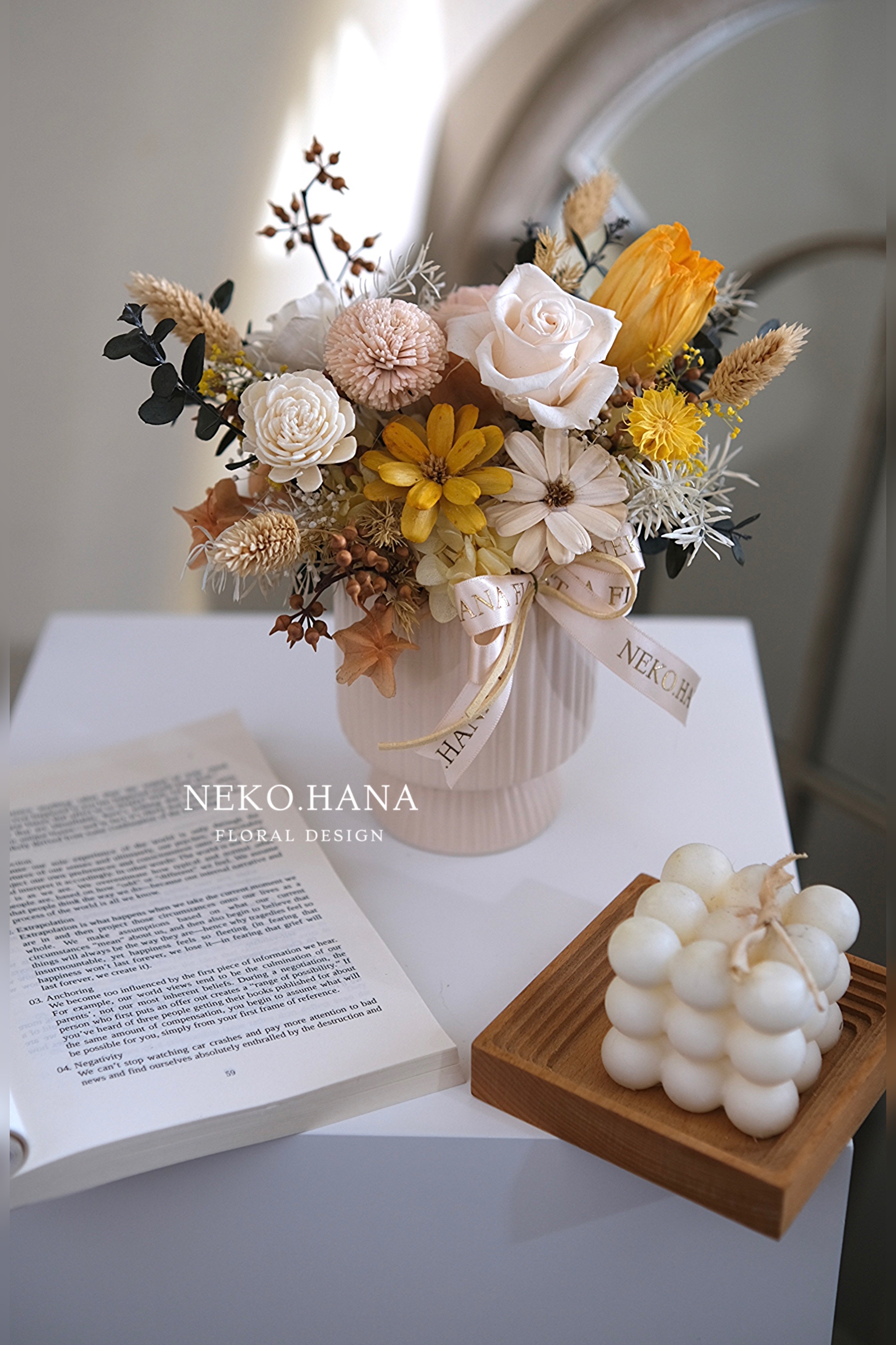 小雛菊與玫瑰永生盆花