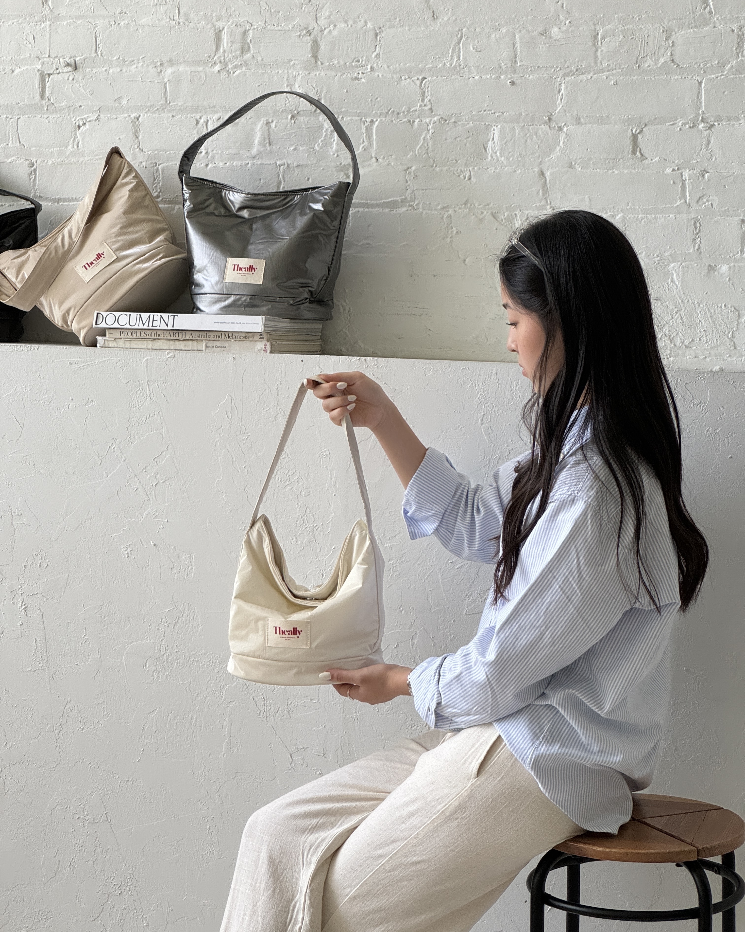 ● THE ALLY●bold bag(ポーチ付) 韓国 The Ally BOLD BAG (ポーチ付き) | ハンドバッグ