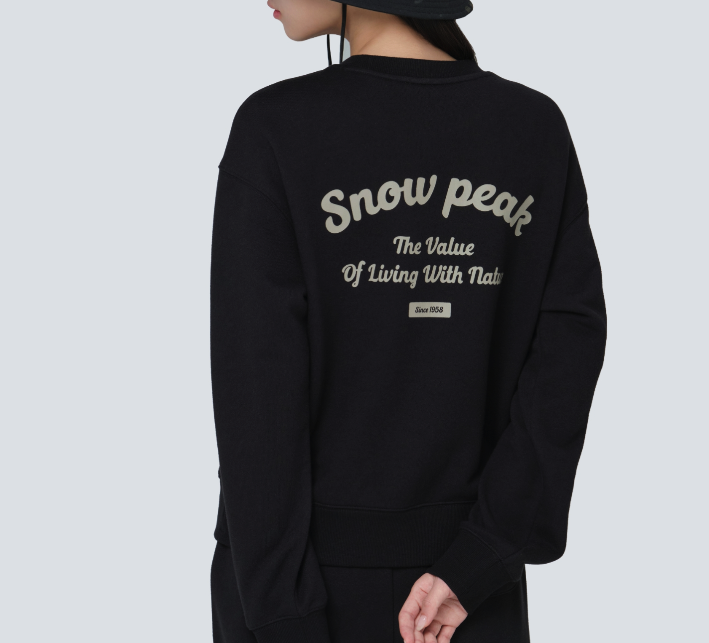 【現貨零碼折扣】snow peak Women Lettering Semi Crop Sweatshirts 女款俏皮文字大學Ｔ 短版 S24FWFHT63
