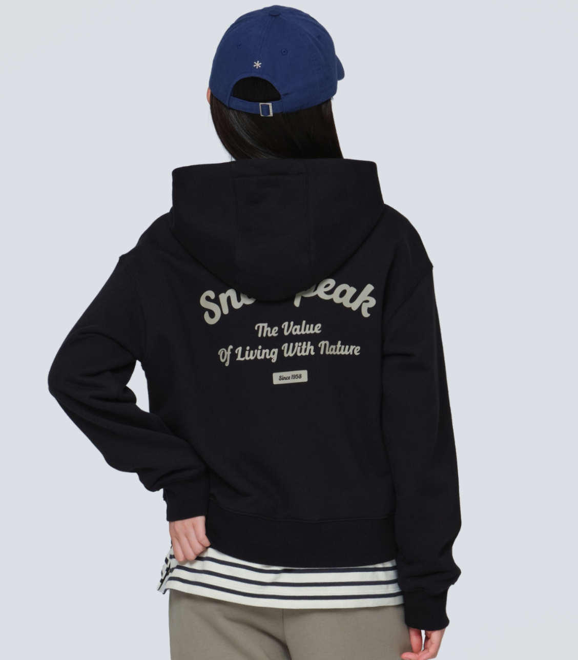 【現貨零碼折扣】snow peak Women Lettering Semi Crop Hoodie T-shirt 女款俏皮文字帽ＴS24FWFHD63