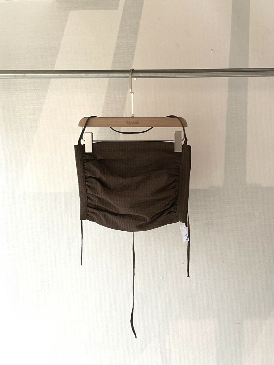 【瑕疵】鬆餅格露背抽繩上衣