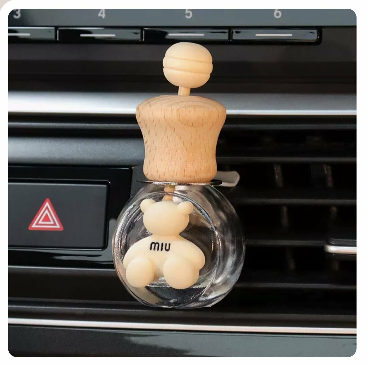 Hot selling car perfume empty bottle aromatherapy bottle (milk white miu bear)