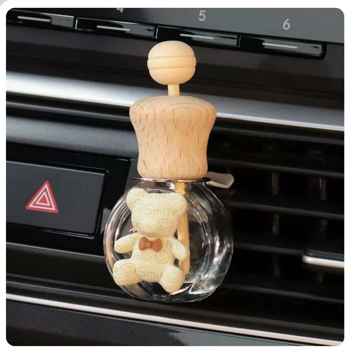 Hot selling car perfume empty bottle aromatherapy bottle (milk white smiling bear)