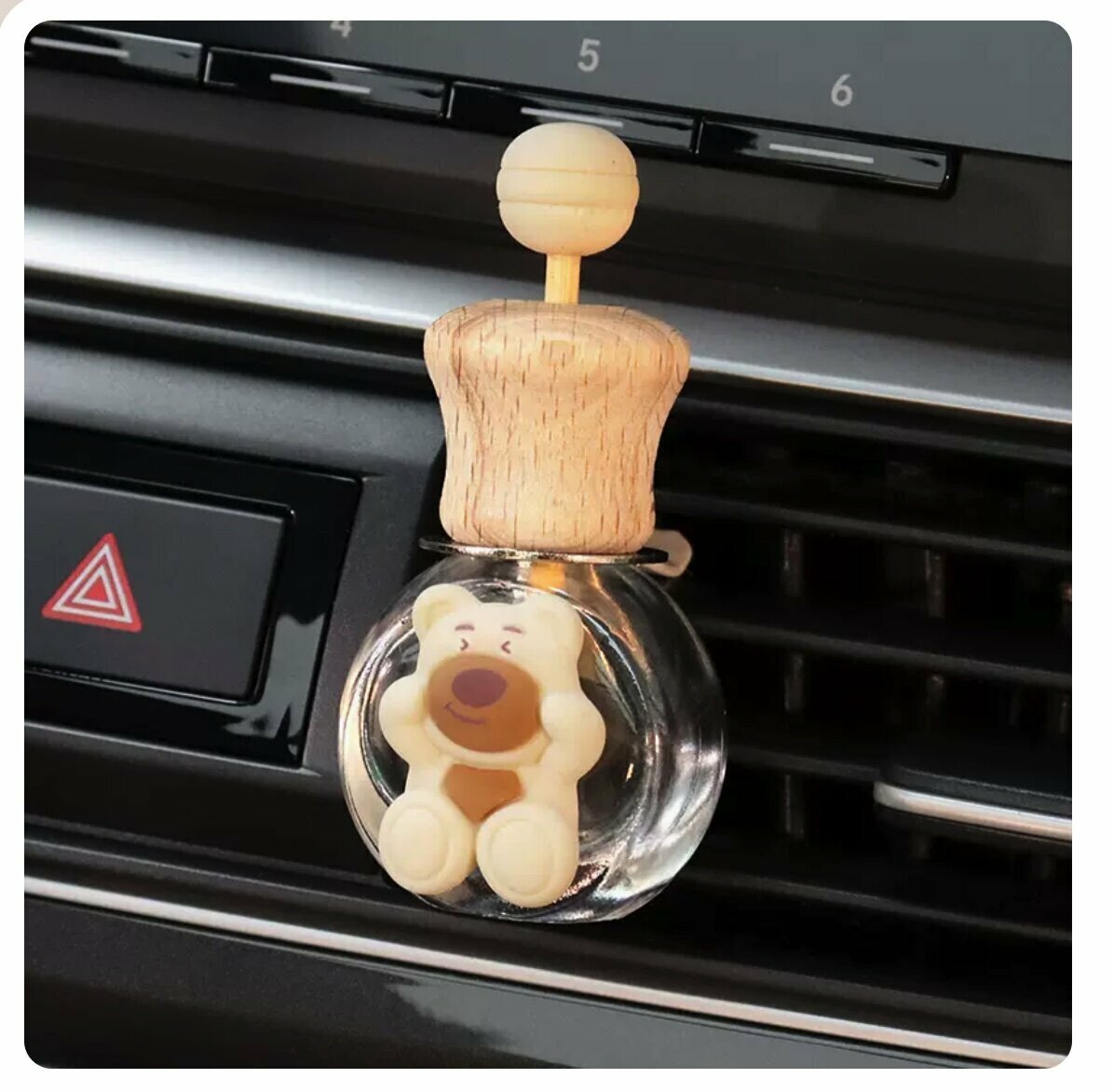 Hot selling car perfume empty bottle aromatherapy bottle (milk white twisted face bear)