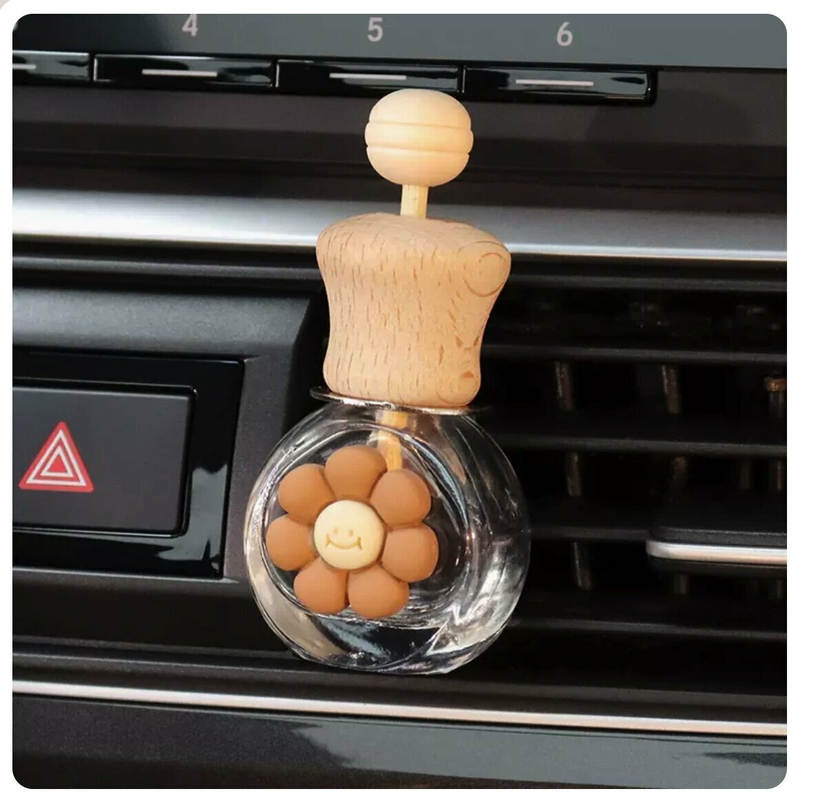Hot selling car perfume empty bottle aromatherapy bottle (coffee smiley face)