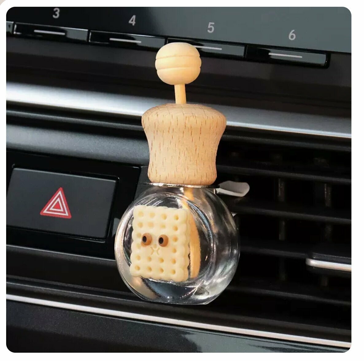 Hot selling car perfume empty bottle aromatherapy bottle (milk white biscuit)